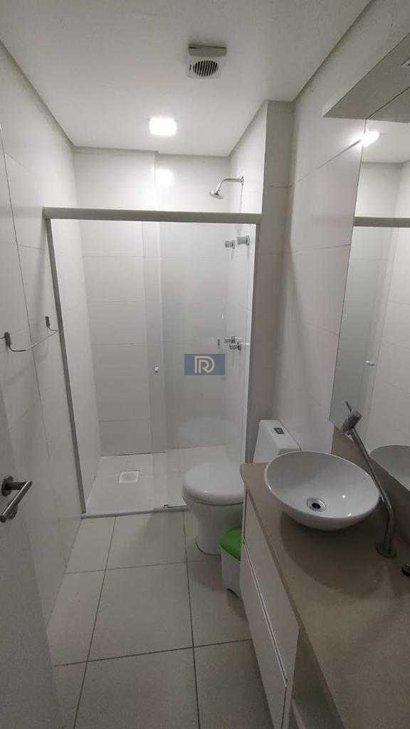 Apartamento à venda com 2 quartos, 70m² - Foto 3