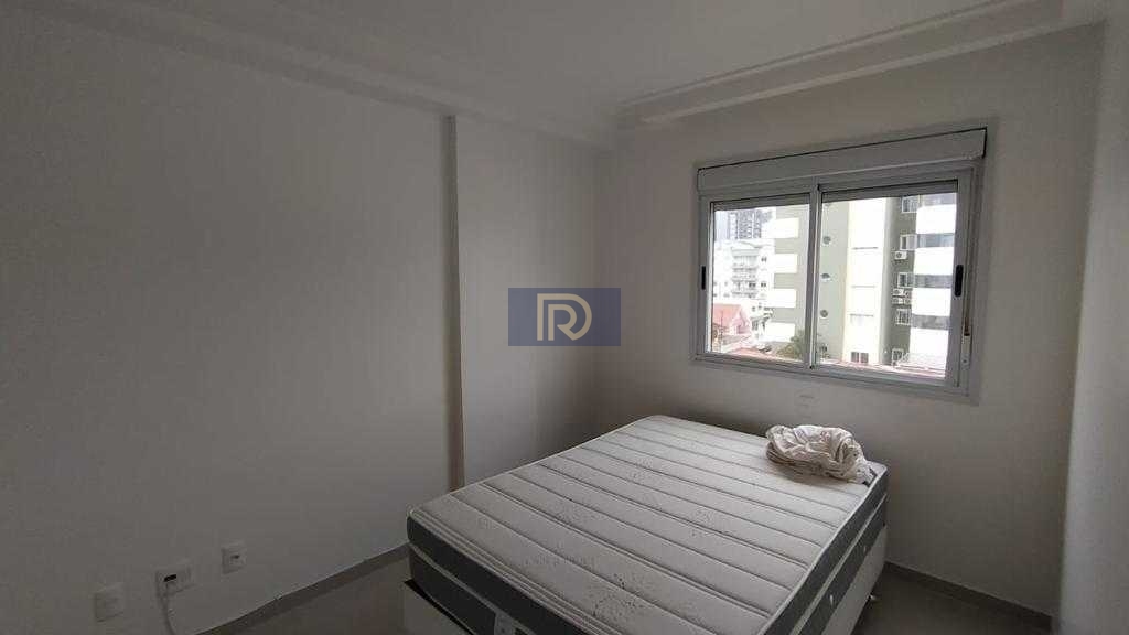 Apartamento à venda com 2 quartos, 70m² - Foto 5