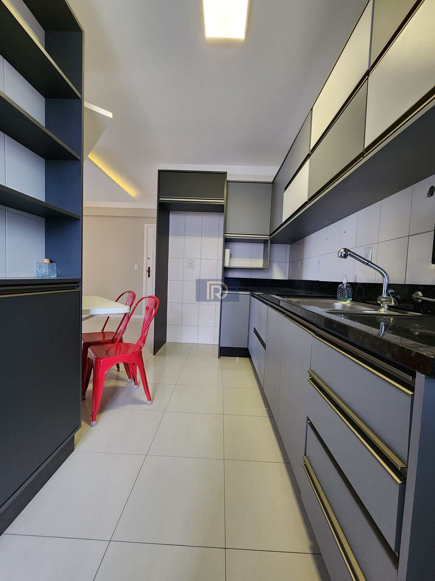 Apartamento à venda com 2 quartos, 83m² - Foto 5