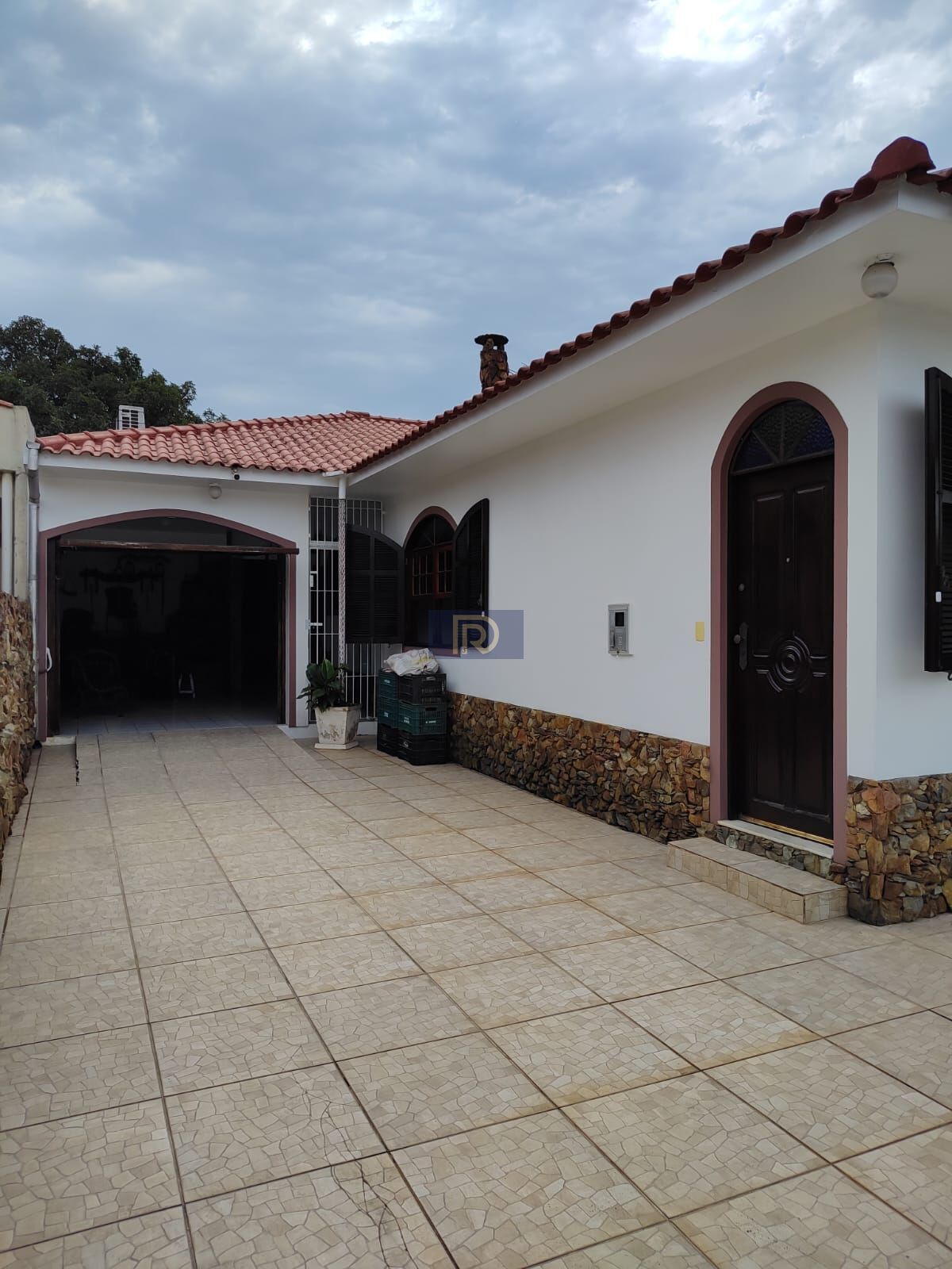 Casa à venda com 3 quartos, 168m² - Foto 2