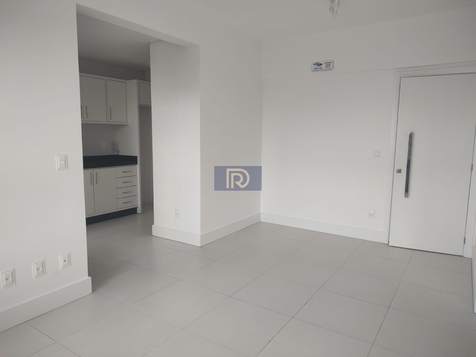 Apartamento à venda com 2 quartos, 100m² - Foto 1