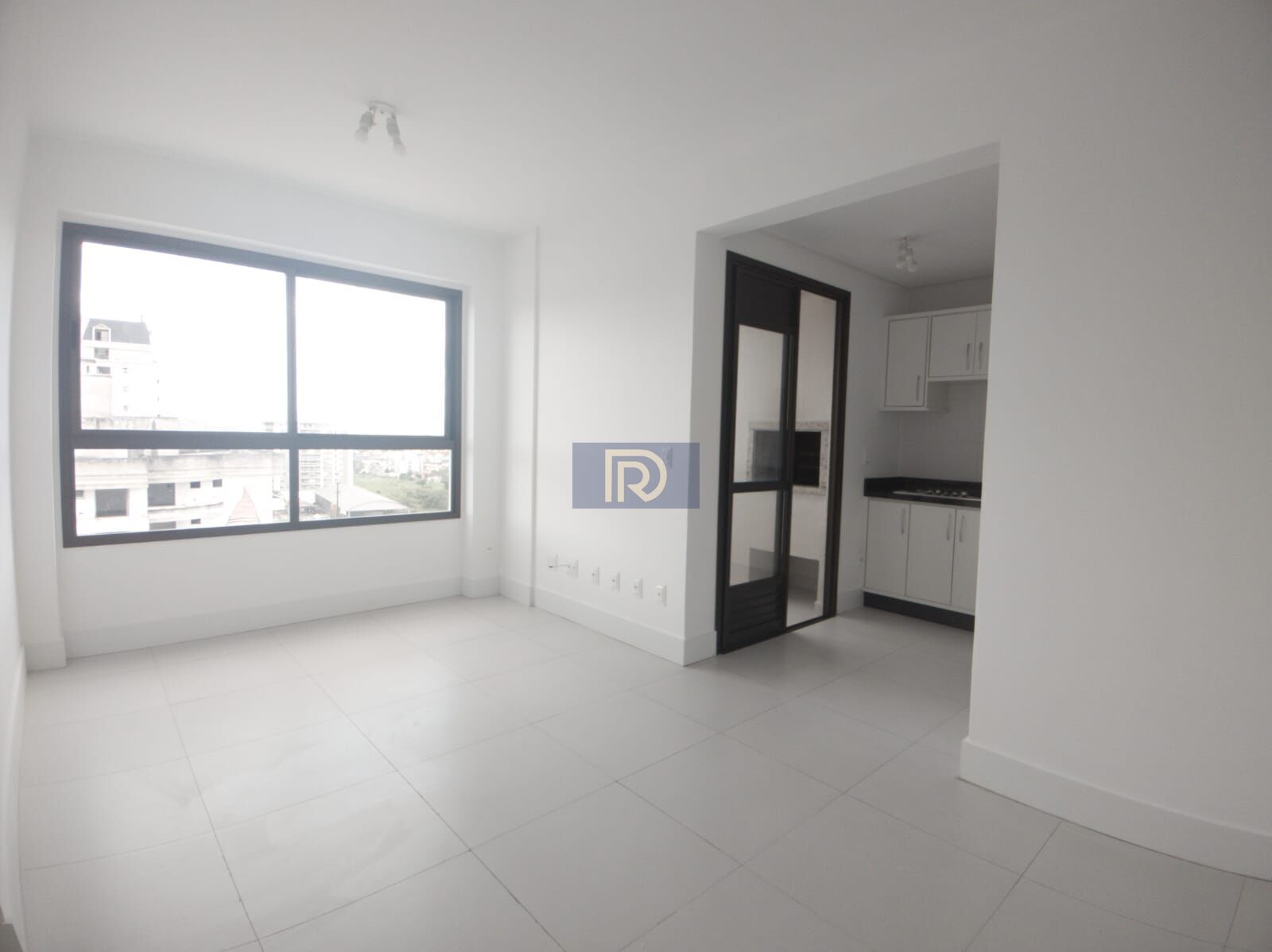 Apartamento à venda com 2 quartos, 100m² - Foto 2