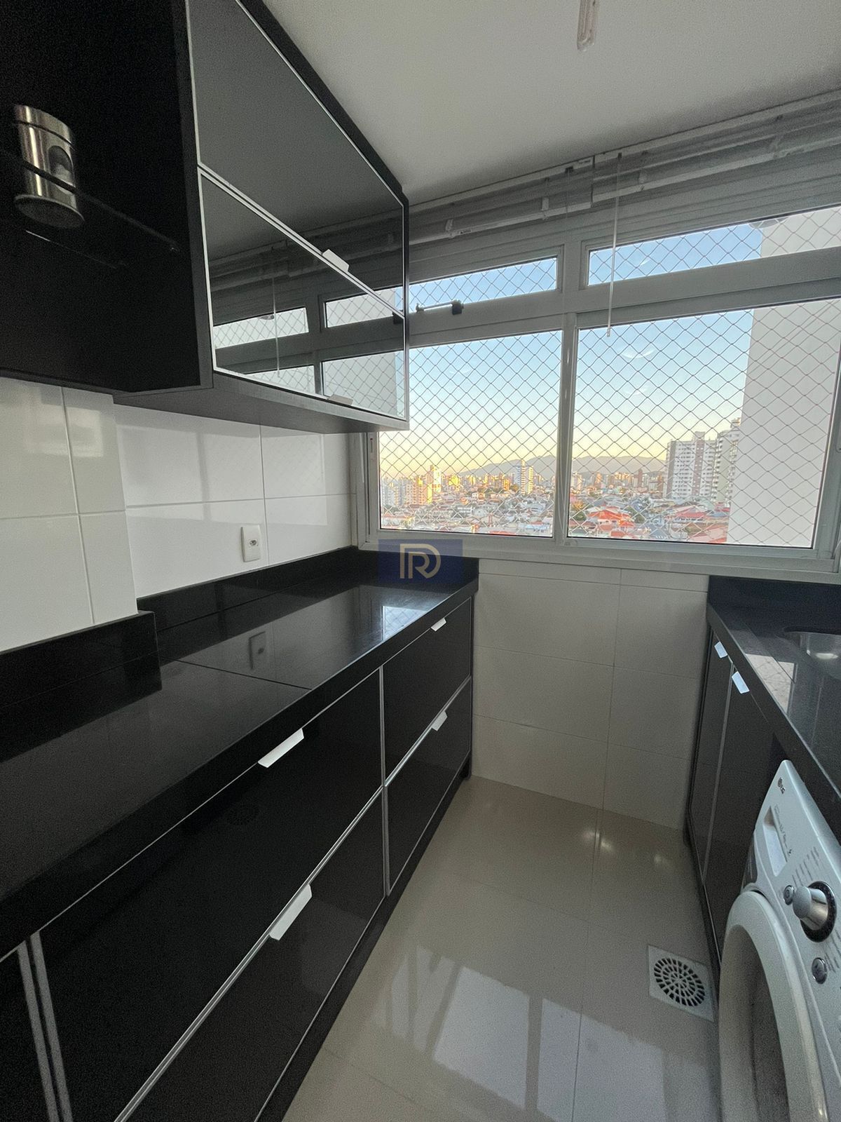 Apartamento à venda com 2 quartos, 77m² - Foto 6