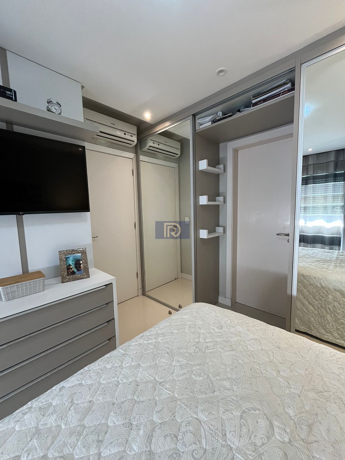 Apartamento à venda com 2 quartos, 77m² - Foto 18