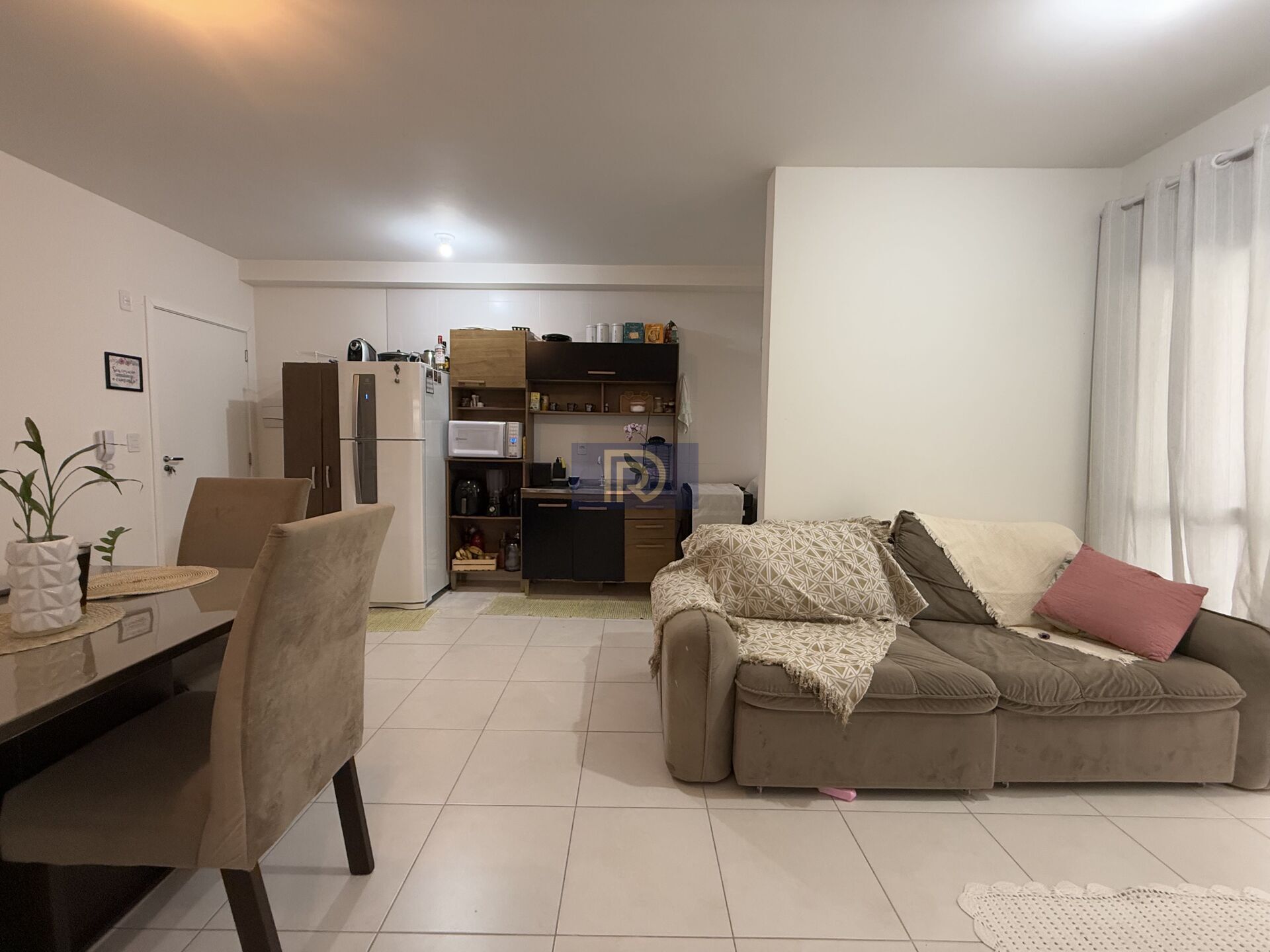 Apartamento à venda com 2 quartos, 64m² - Foto 3