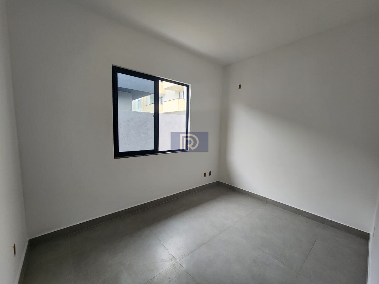 Casa à venda com 3 quartos, 98m² - Foto 9