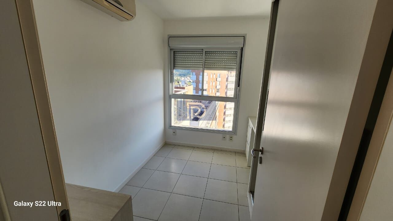 Apartamento à venda com 3 quartos, 94m² - Foto 13