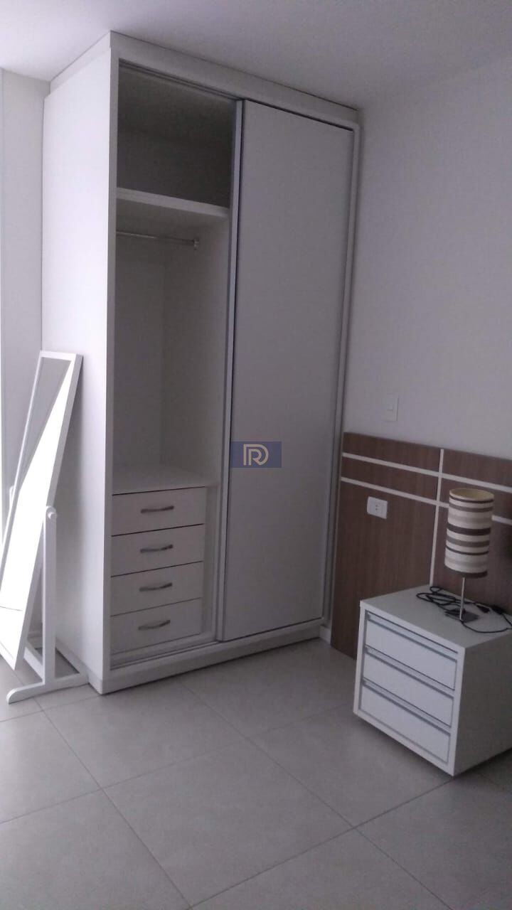 Apartamento à venda com 2 quartos, 72m² - Foto 9