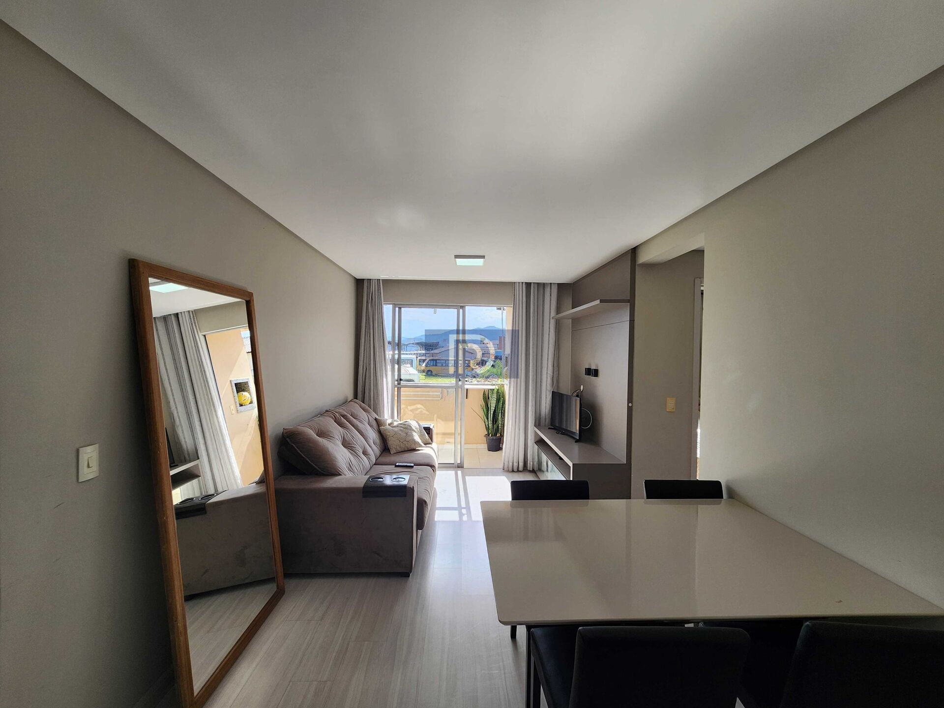 Apartamento à venda com 2 quartos, 56m² - Foto 1