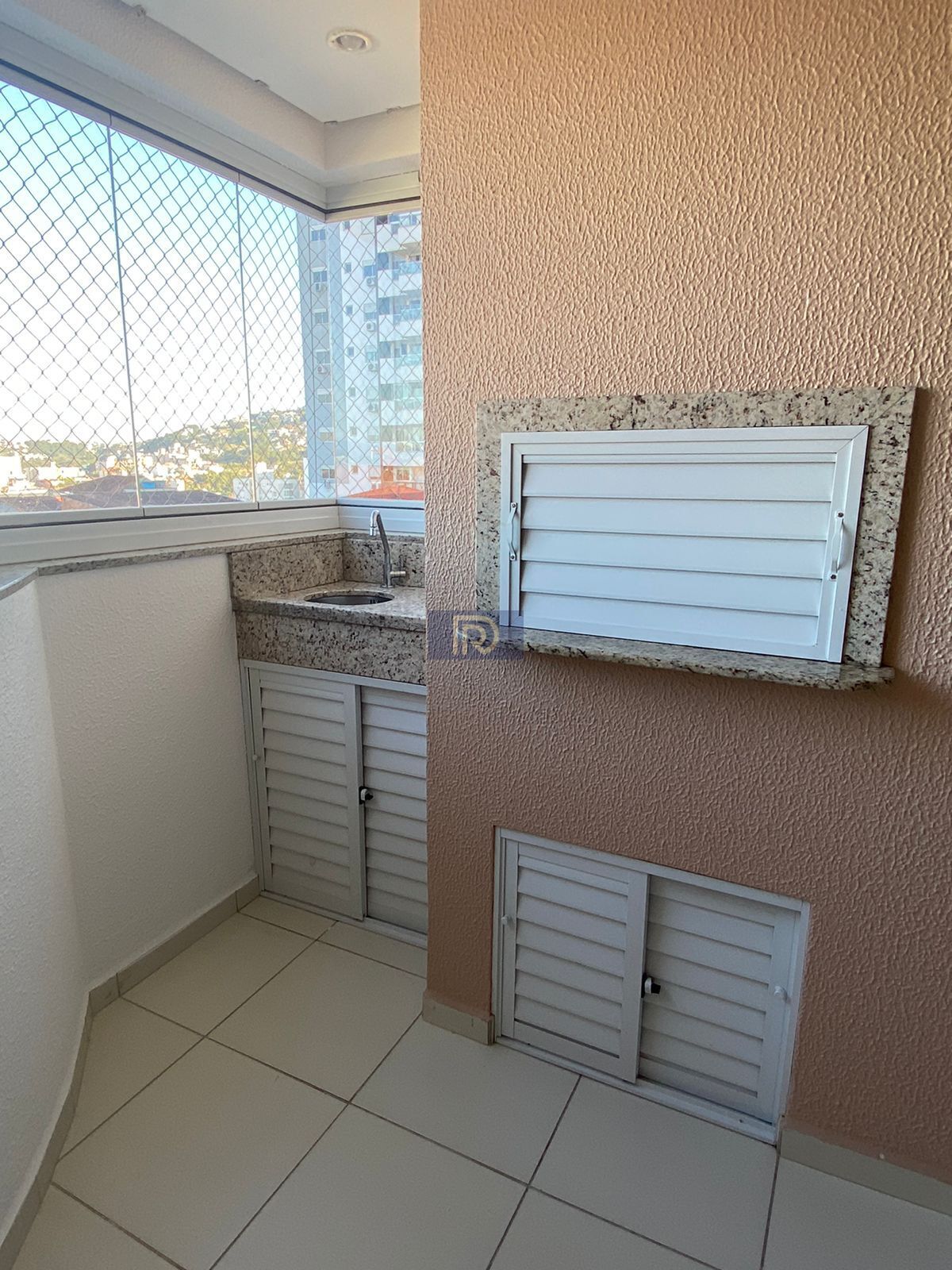 Apartamento à venda com 2 quartos, 75m² - Foto 3