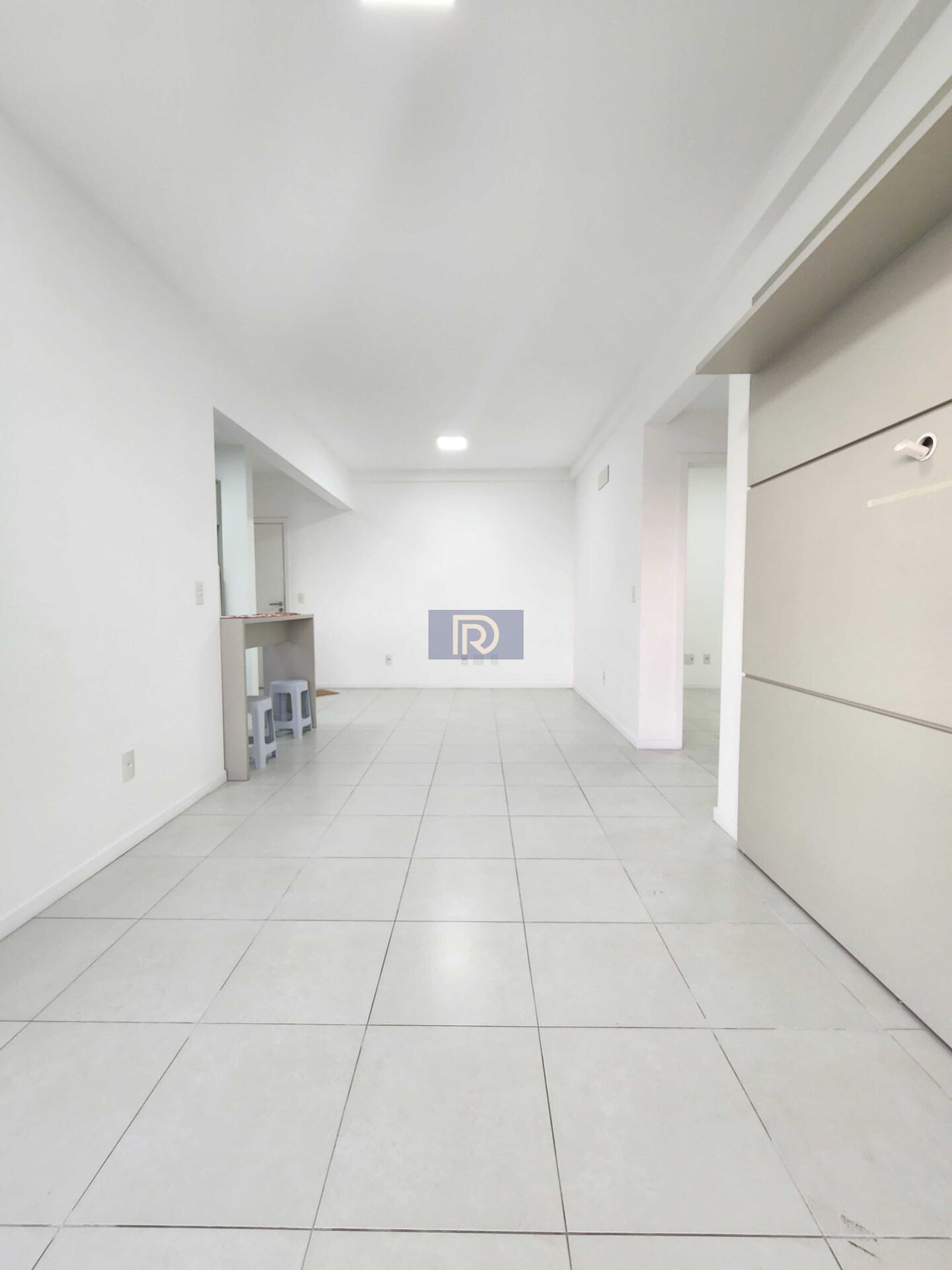 Apartamento à venda com 2 quartos, 67m² - Foto 1