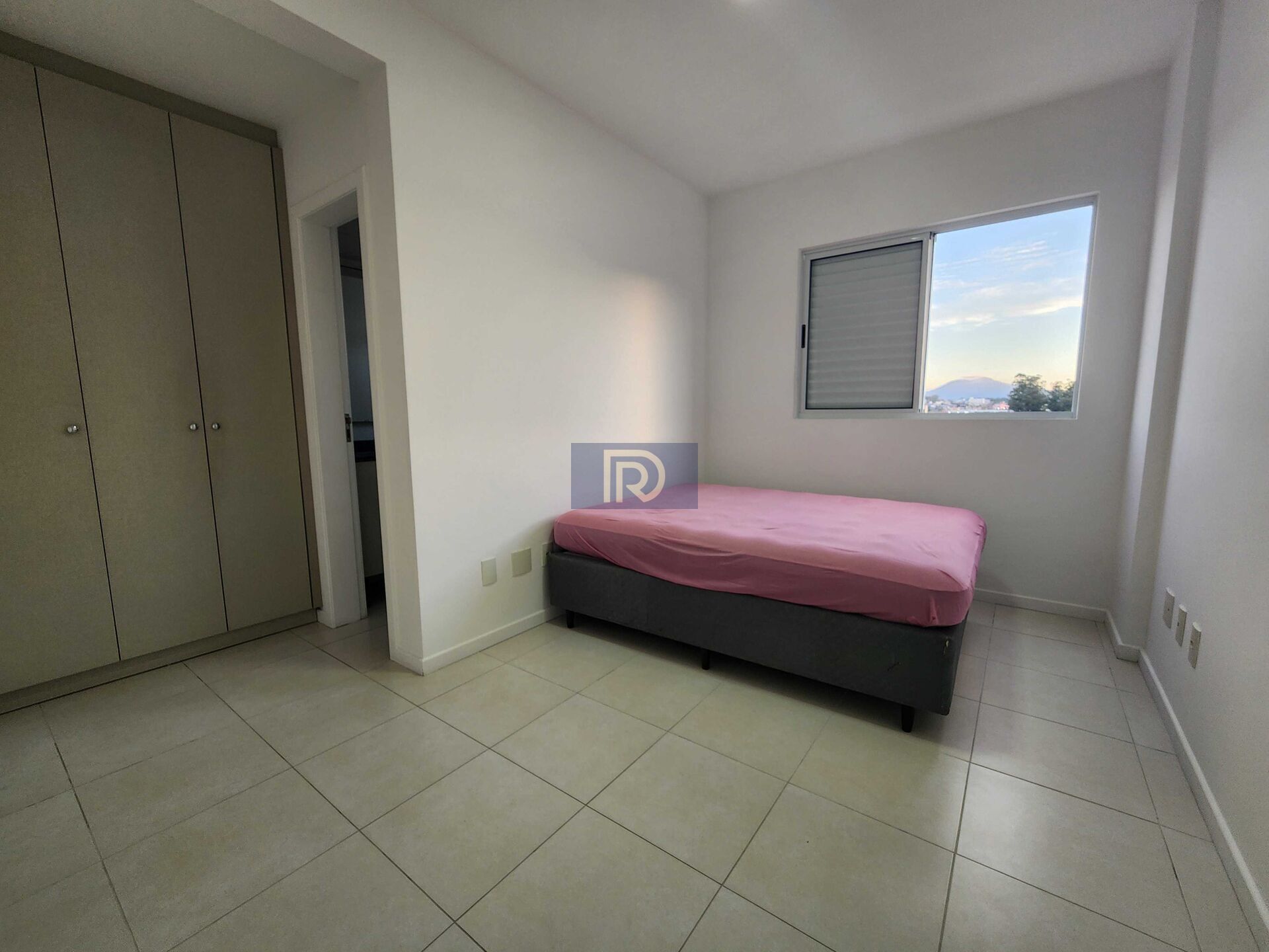 Apartamento à venda com 2 quartos, 67m² - Foto 12