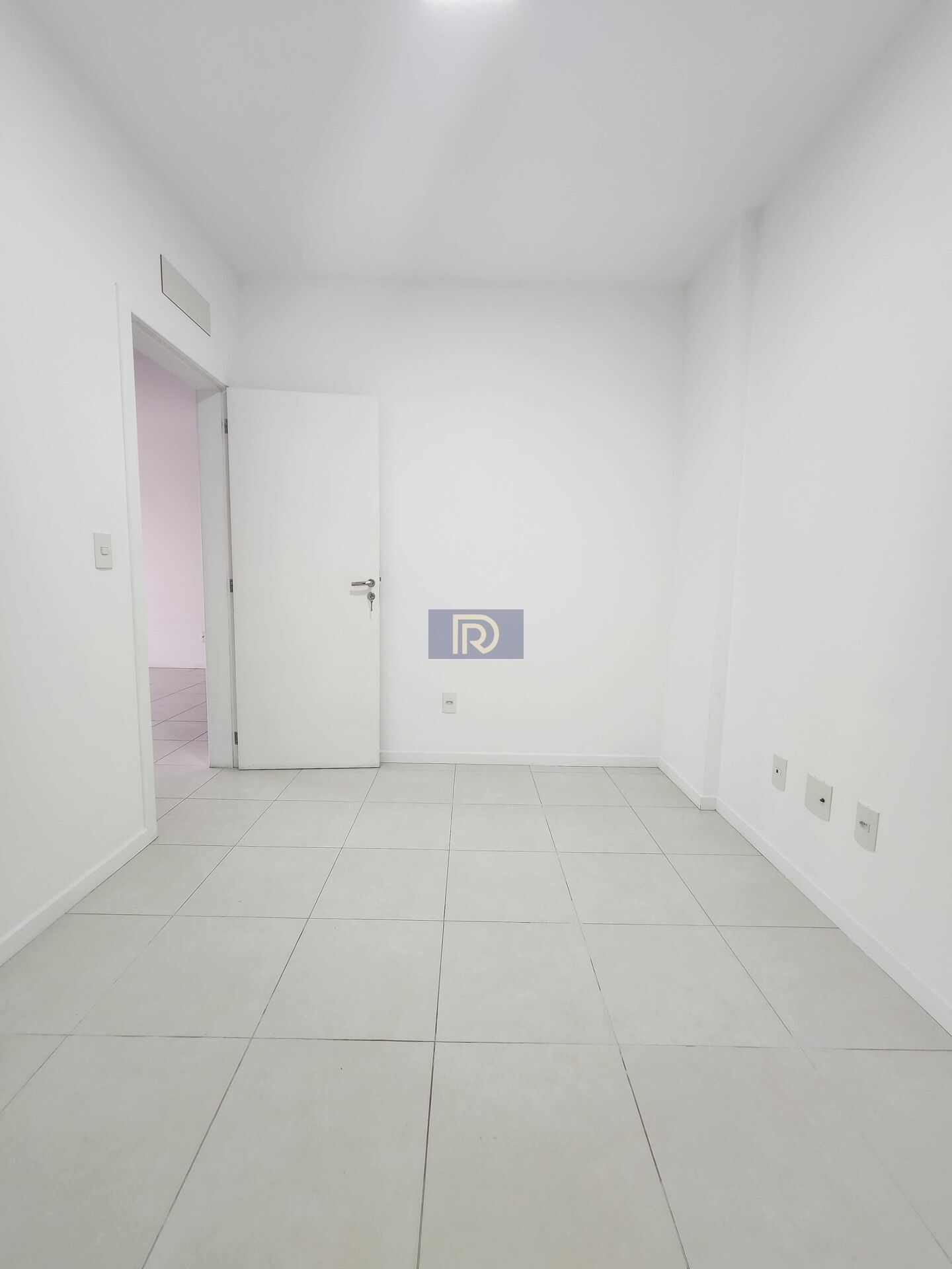Apartamento à venda com 2 quartos, 67m² - Foto 10
