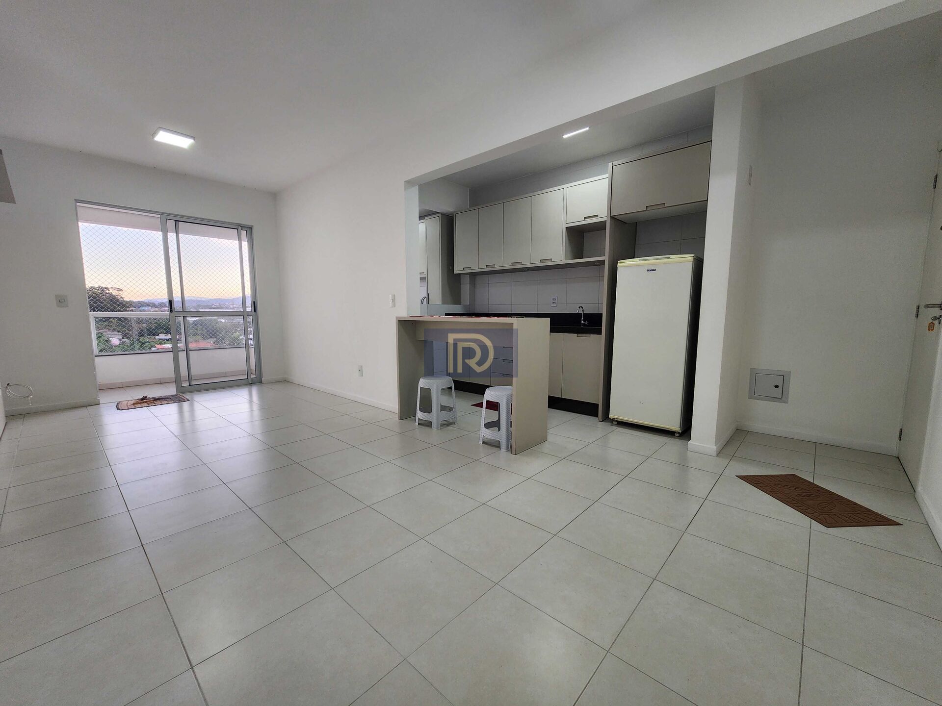 Apartamento à venda com 2 quartos, 67m² - Foto 8