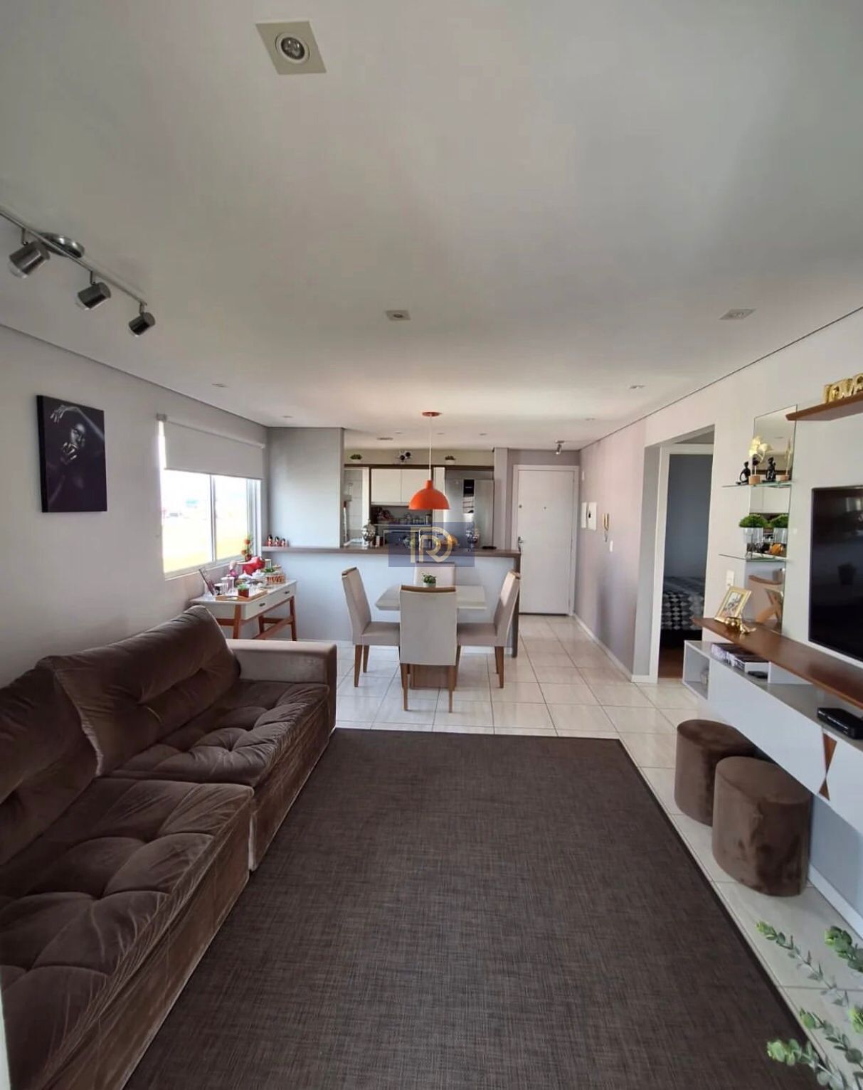 Apartamento à venda com 2 quartos, 85m² - Foto 2