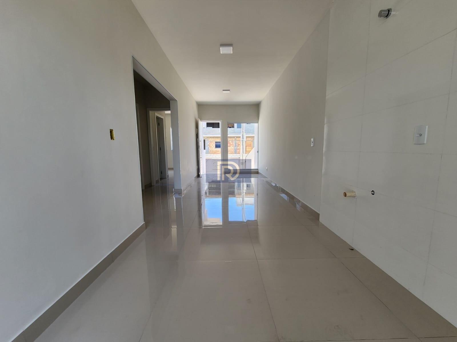 Casa à venda com 3 quartos, 82m² - Foto 4