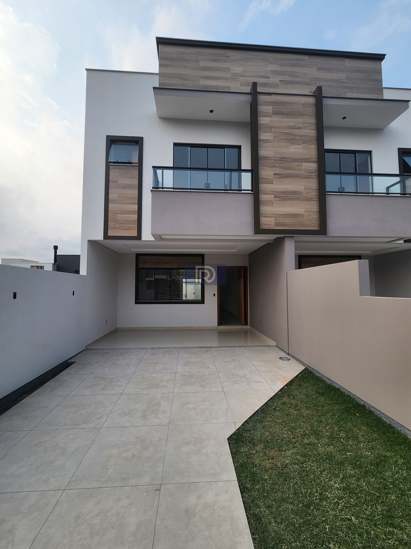 Sobrado à venda com 3 quartos, 106m² - Foto 1