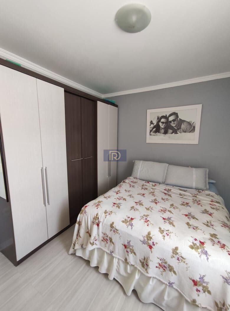 Casa à venda com 2 quartos, 70m² - Foto 8