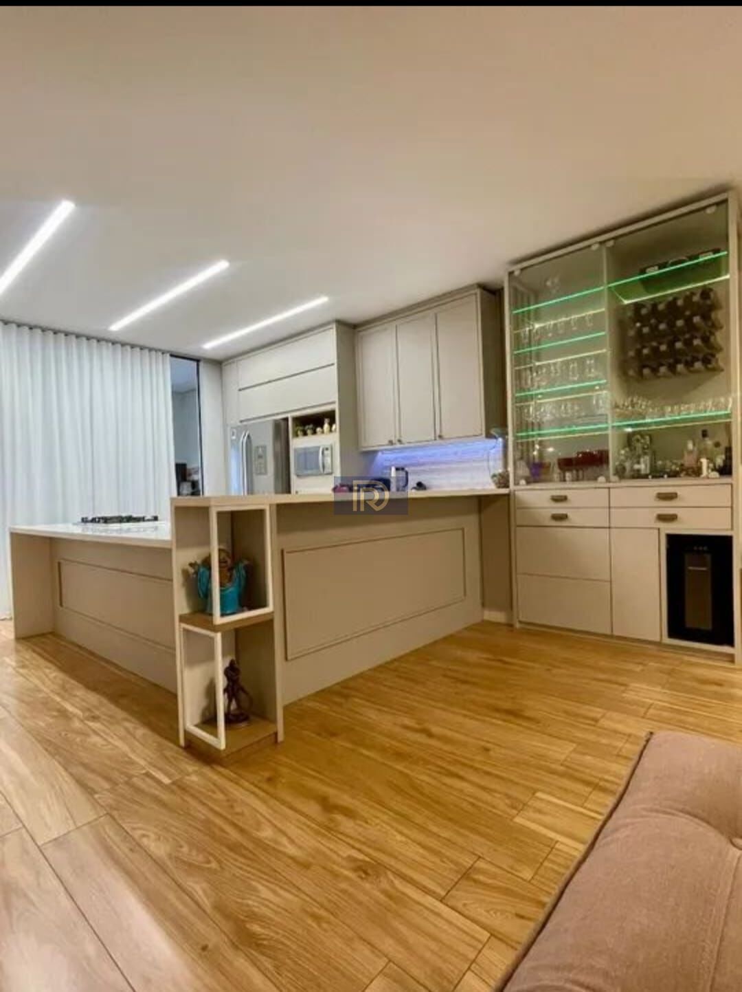 Casa à venda com 3 quartos, 238m² - Foto 2