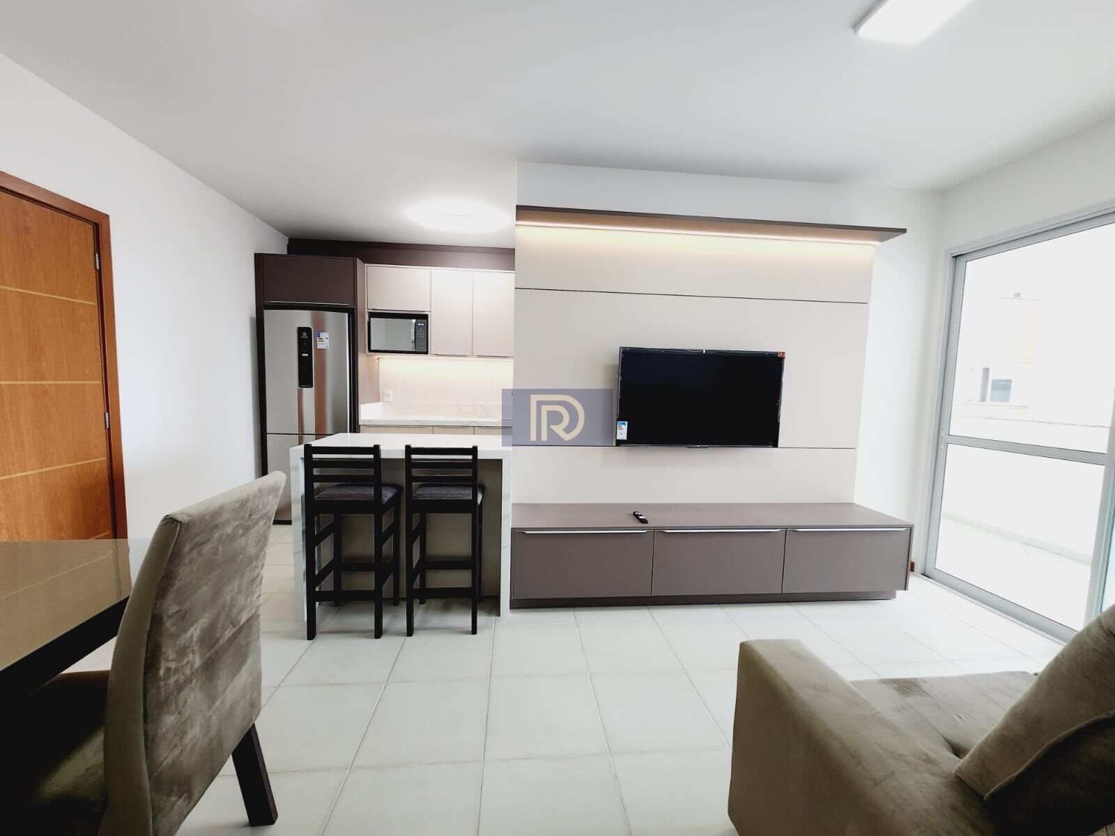 Apartamento à venda com 2 quartos, 67m² - Foto 1