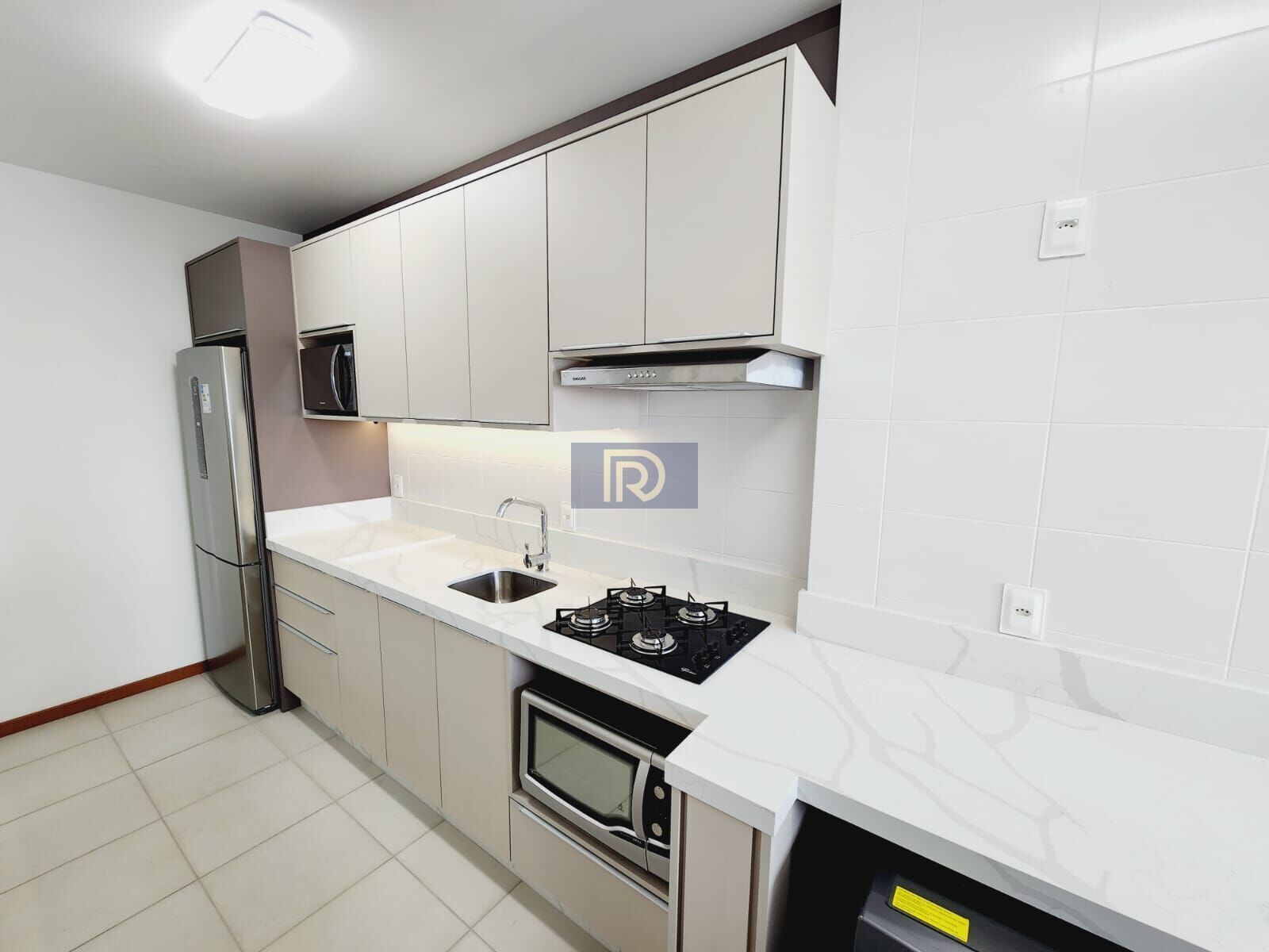 Apartamento à venda com 2 quartos, 67m² - Foto 5