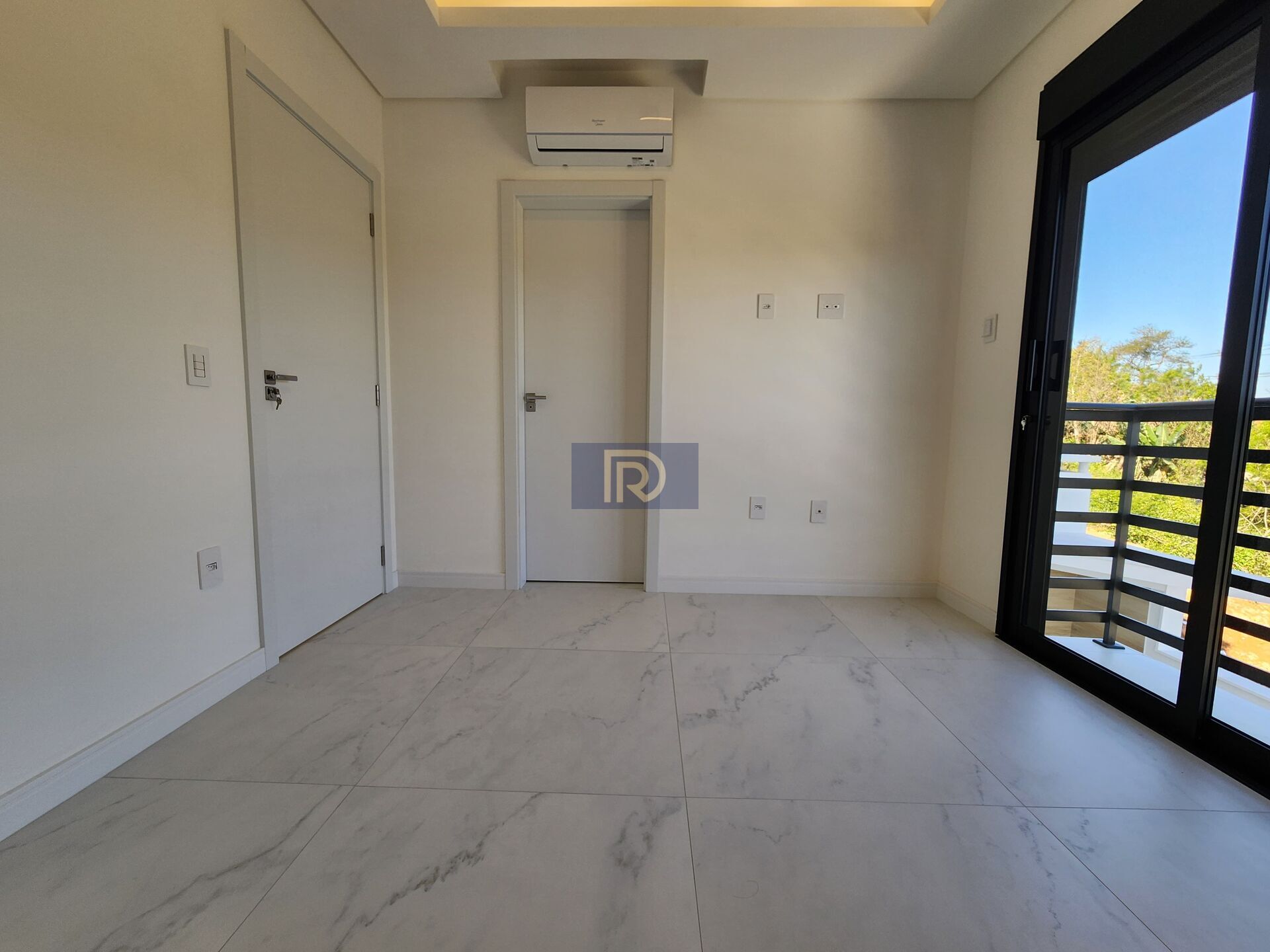 Casa à venda com 4 quartos, 241m² - Foto 10