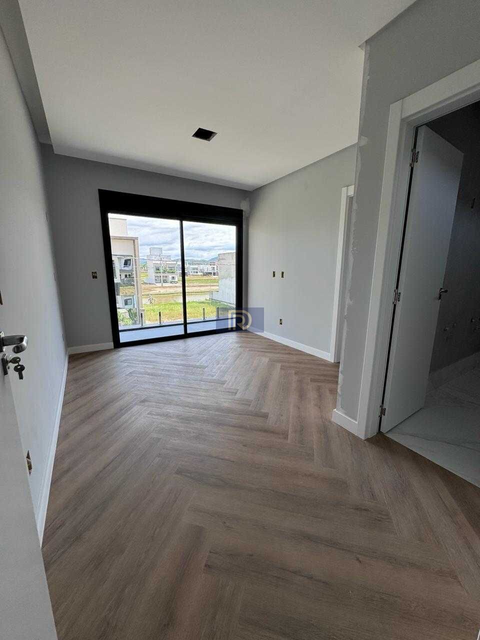 Casa à venda com 3 quartos, 196m² - Foto 5