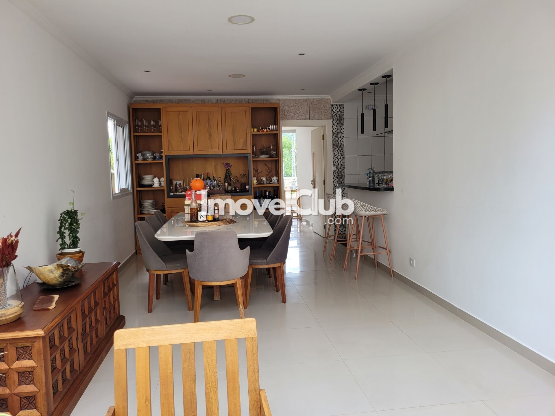 Casa de Condomínio para alugar com 3 quartos, 280m² - Foto 2