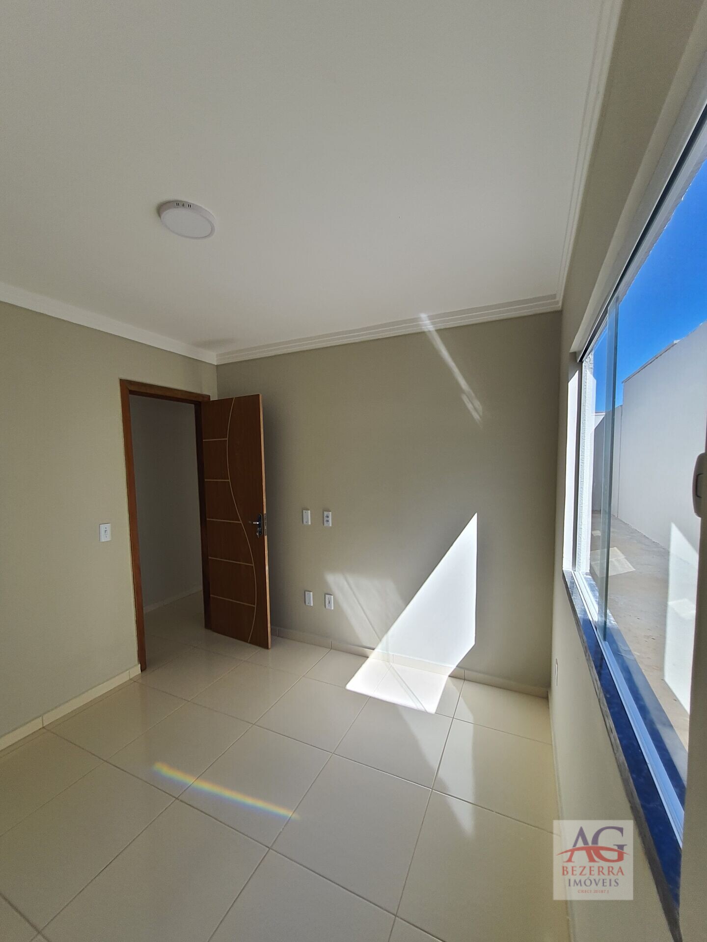 Casa à venda com 3 quartos, 90m² - Foto 9