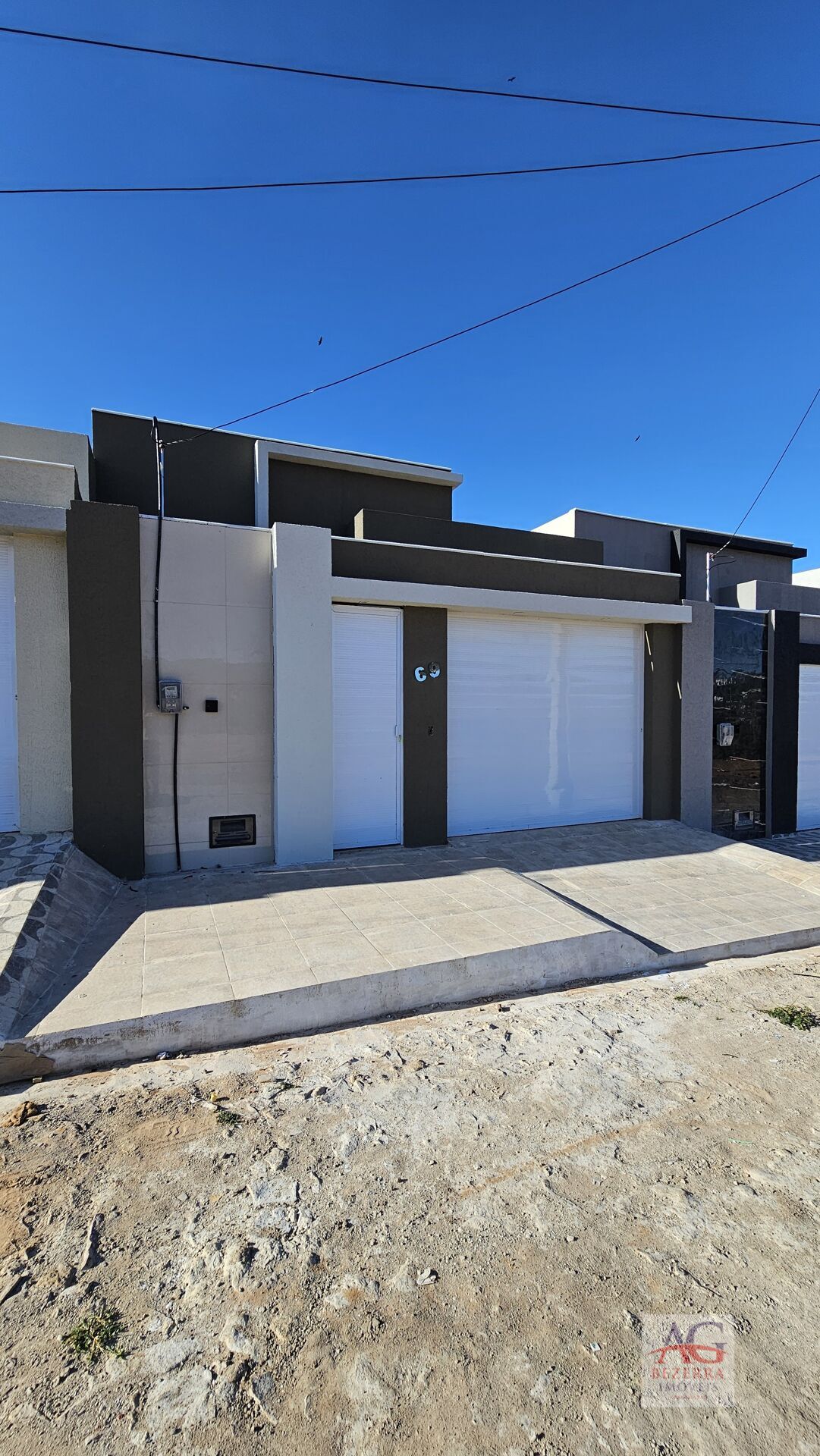 Casa à venda com 3 quartos, 110m² - Foto 1