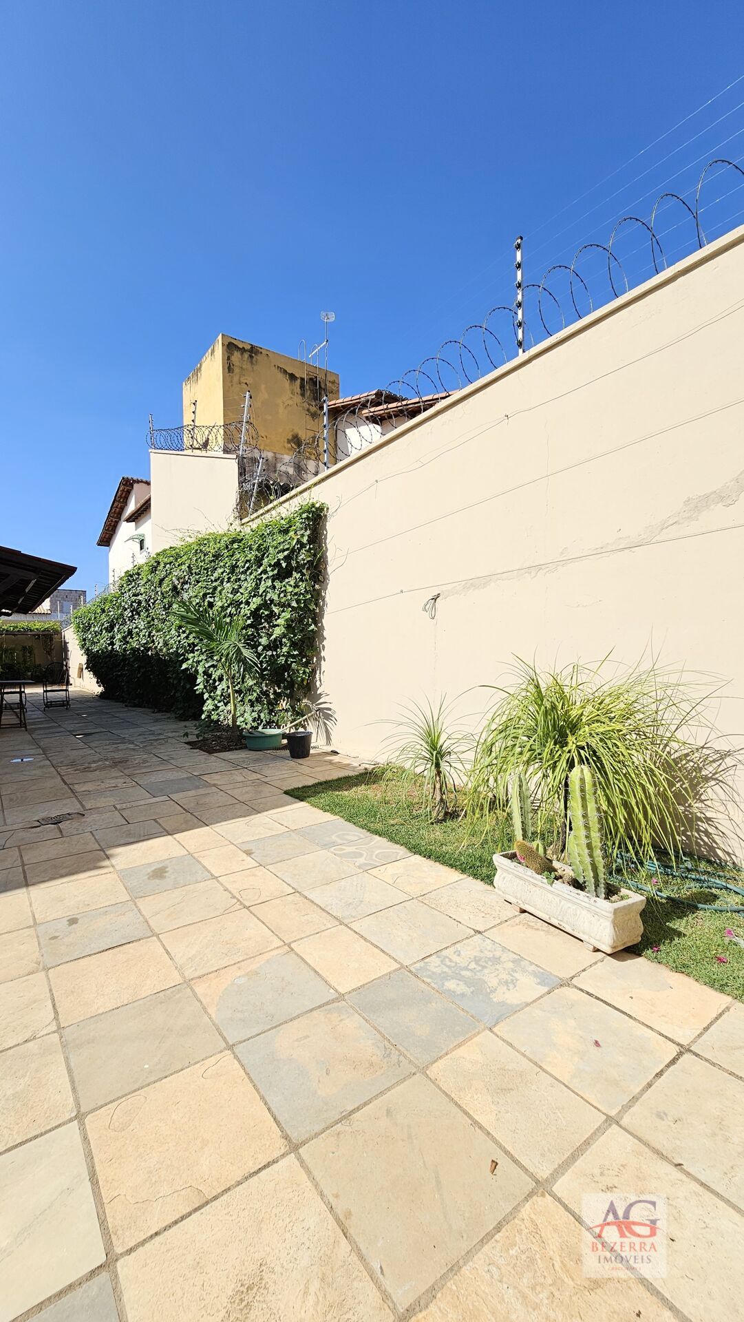 Casa à venda com 4 quartos, 178m² - Foto 3