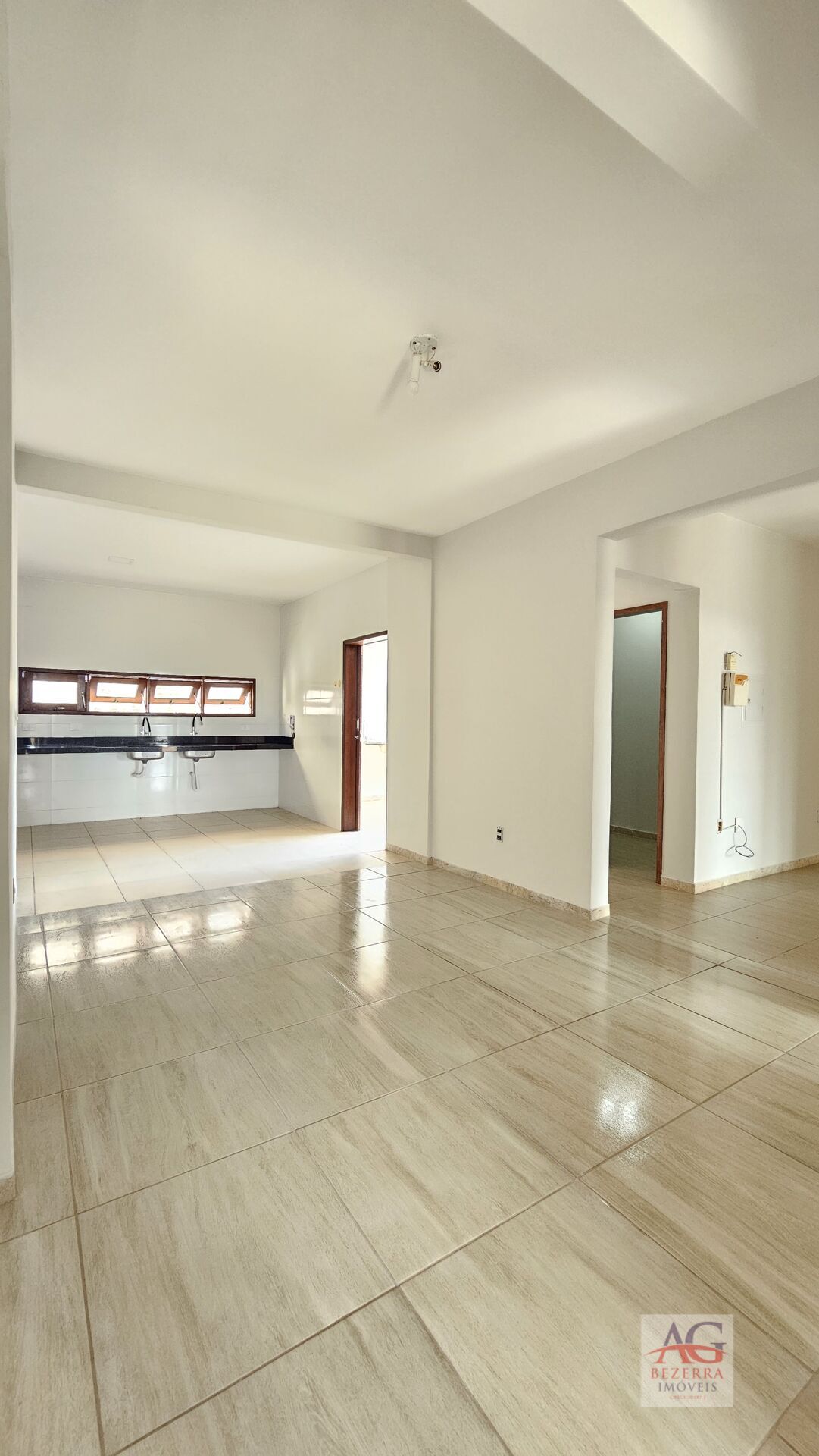 Casa para alugar com 3 quartos, 200m² - Foto 5