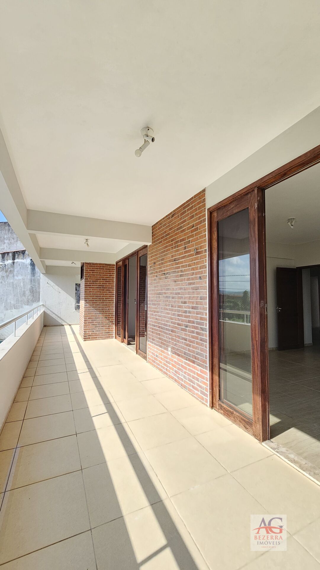 Casa para alugar com 3 quartos, 200m² - Foto 1