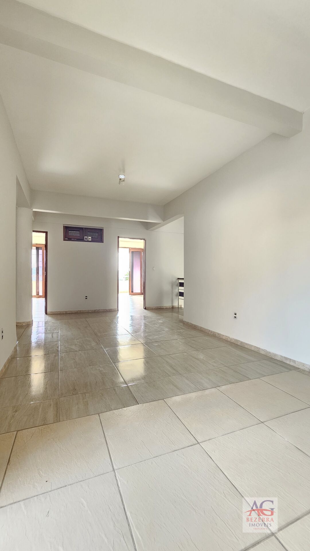 Casa para alugar com 3 quartos, 200m² - Foto 4