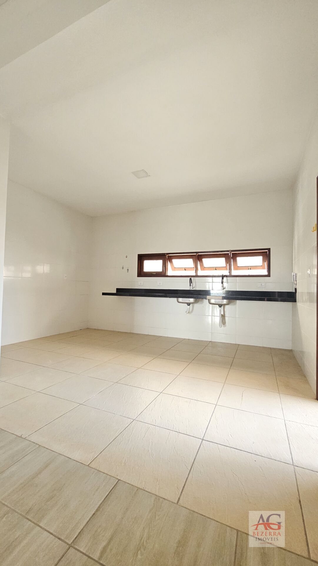 Casa para alugar com 3 quartos, 200m² - Foto 6