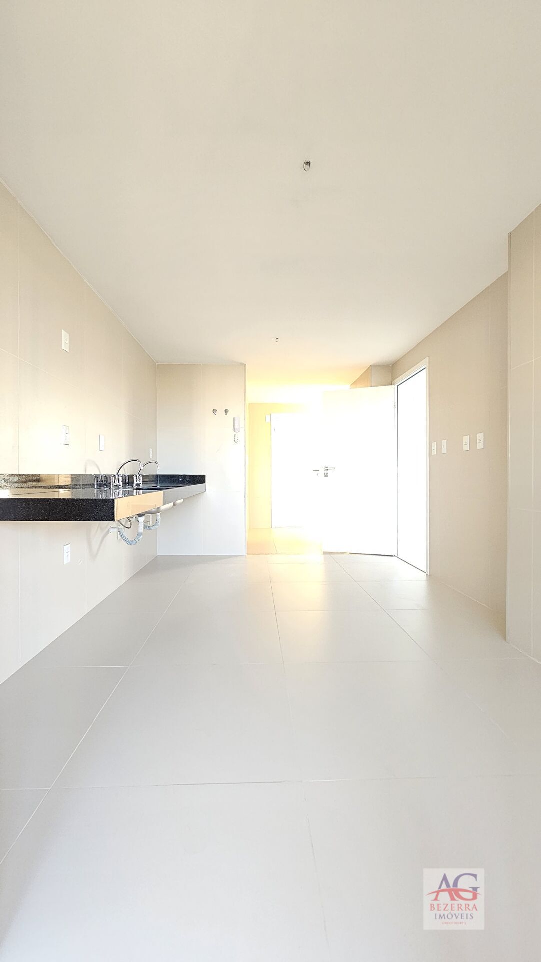 Apartamento à venda com 4 quartos, 231m² - Foto 8