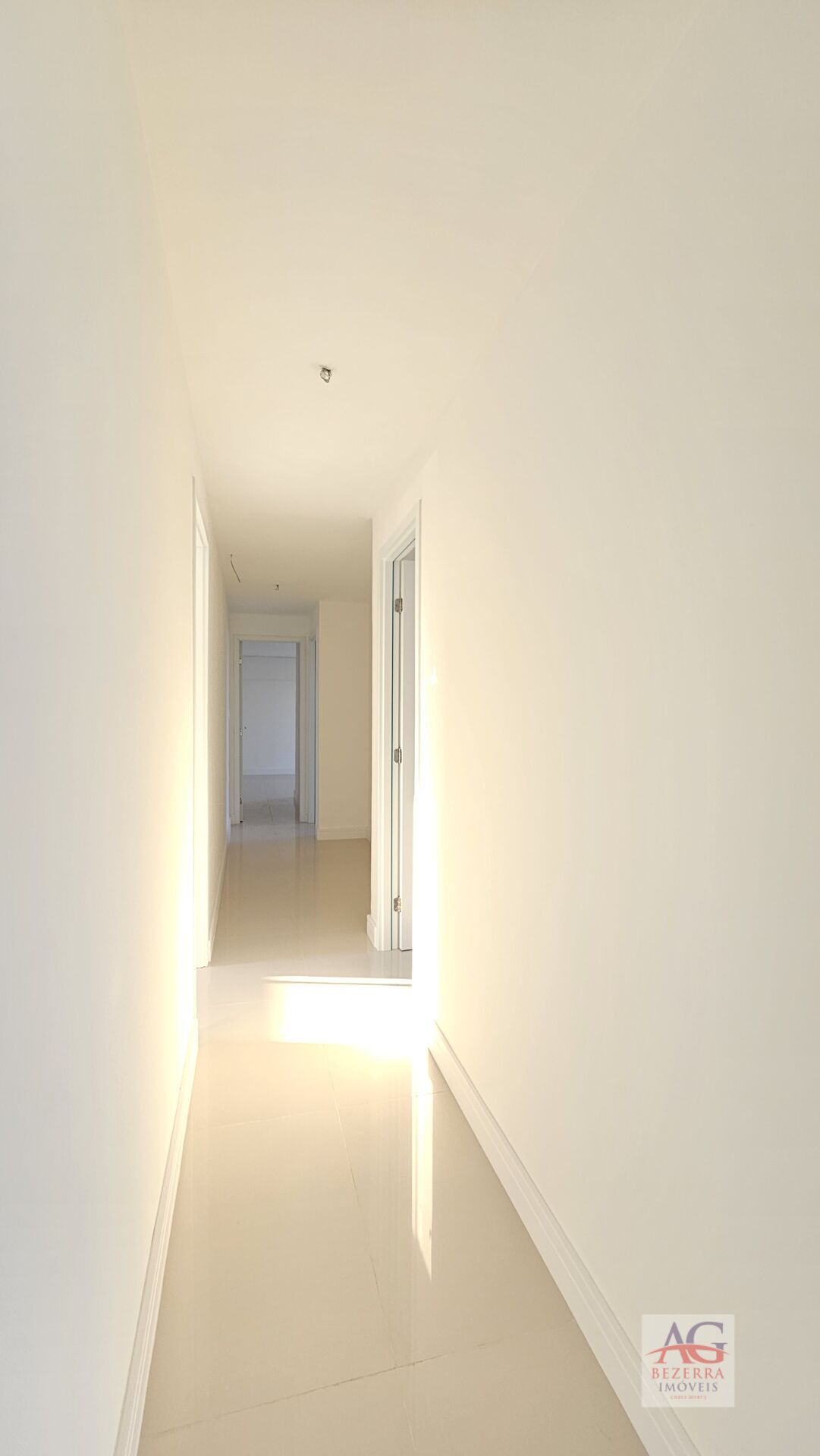 Apartamento à venda com 4 quartos, 231m² - Foto 14