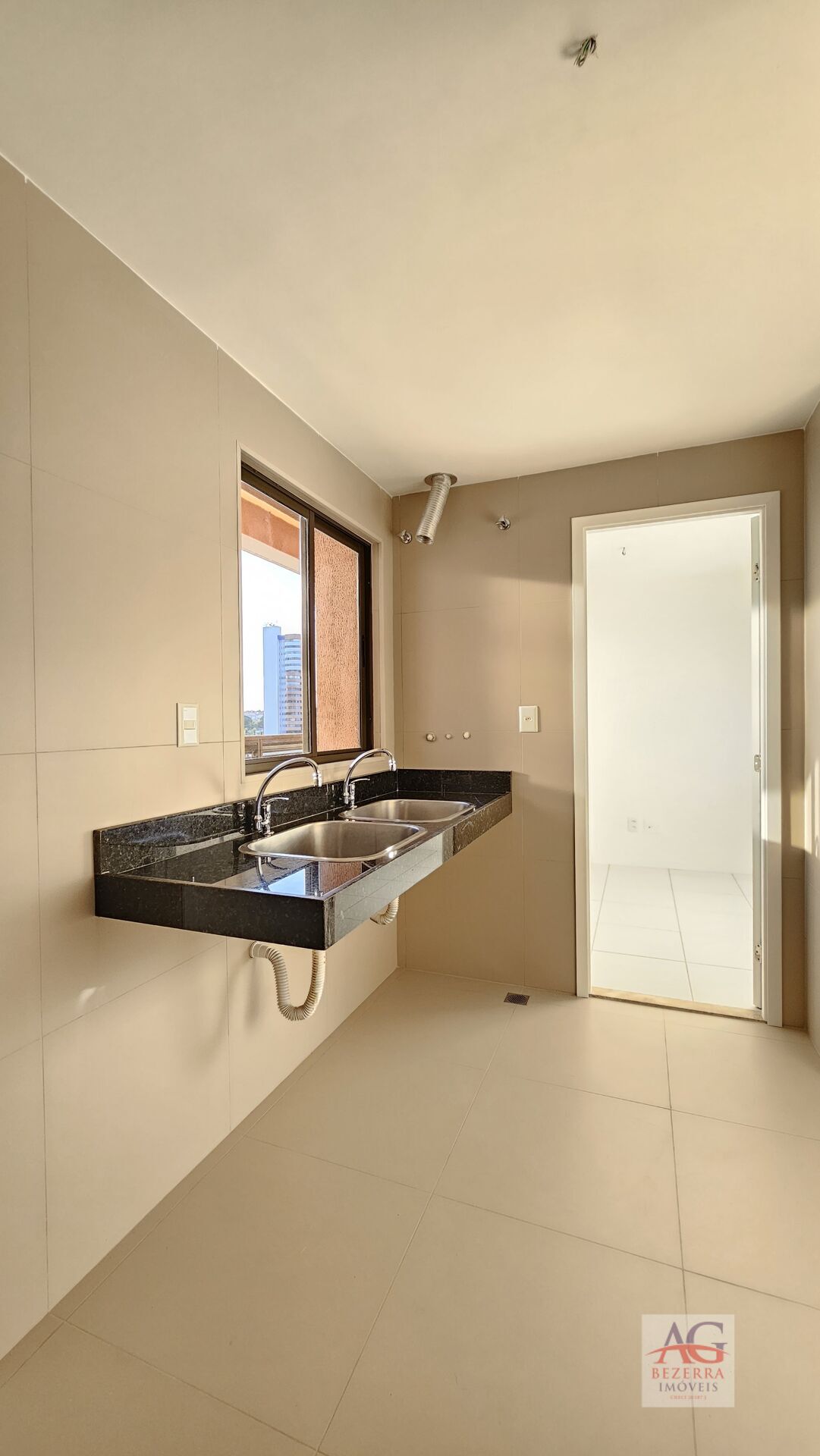 Apartamento à venda com 4 quartos, 231m² - Foto 11