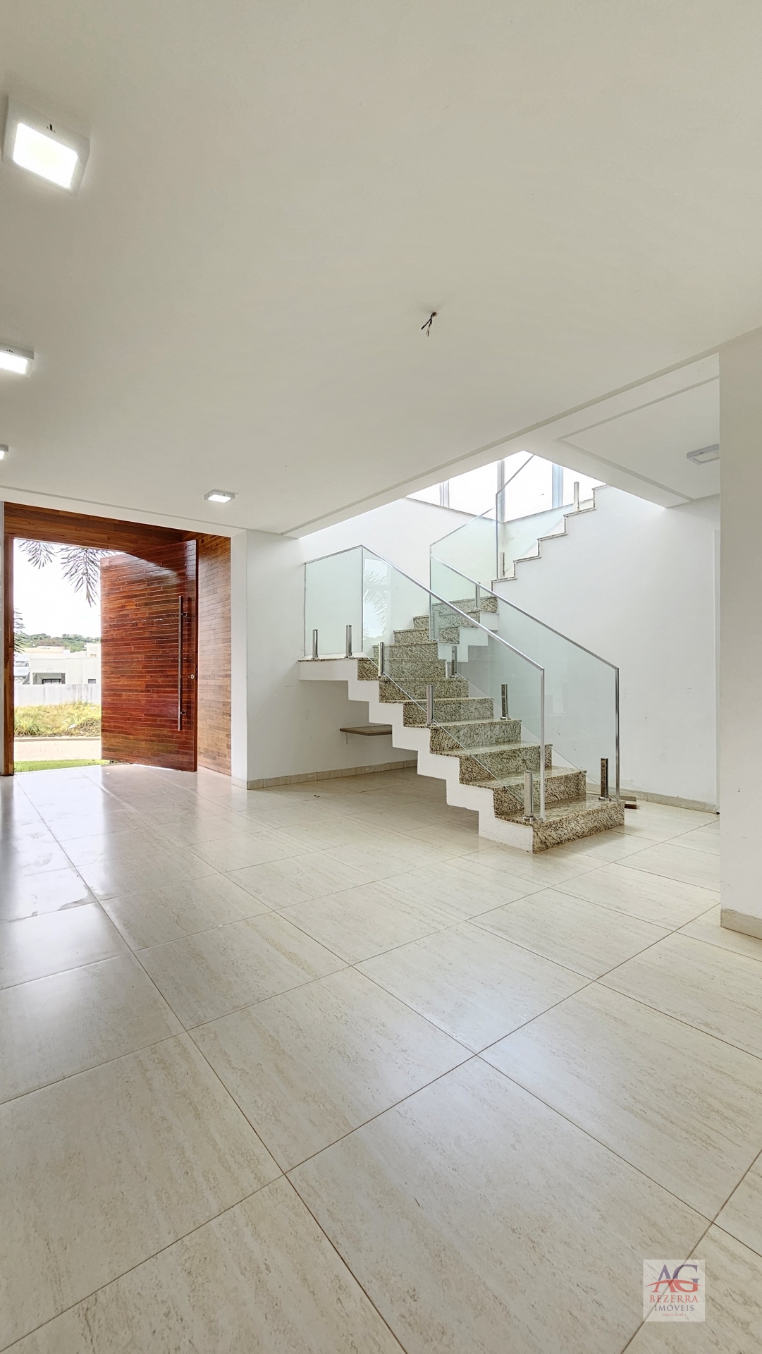Casa de Condomínio para alugar com 3 quartos, 220m² - Foto 2