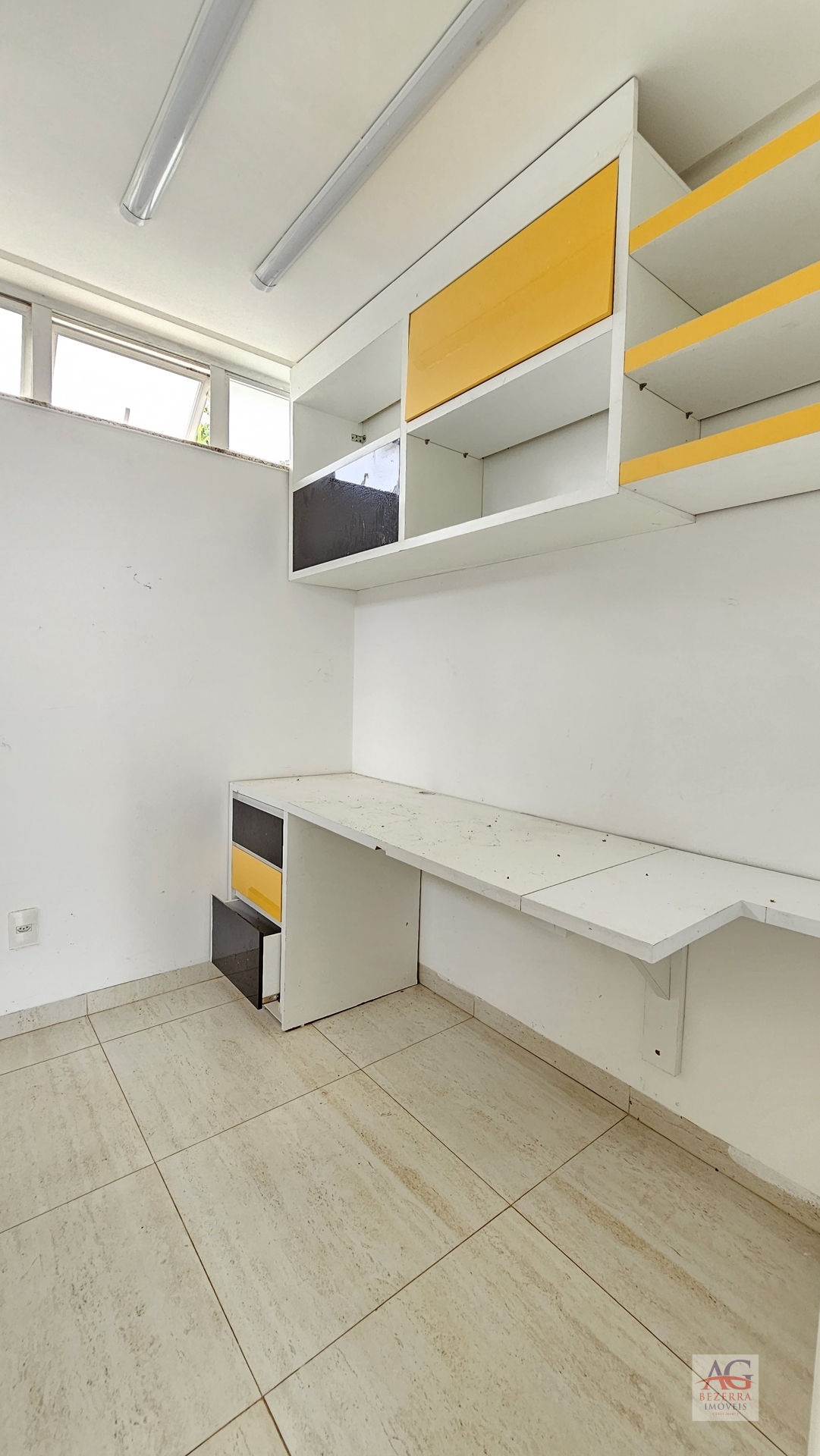Casa de Condomínio para alugar com 3 quartos, 220m² - Foto 10