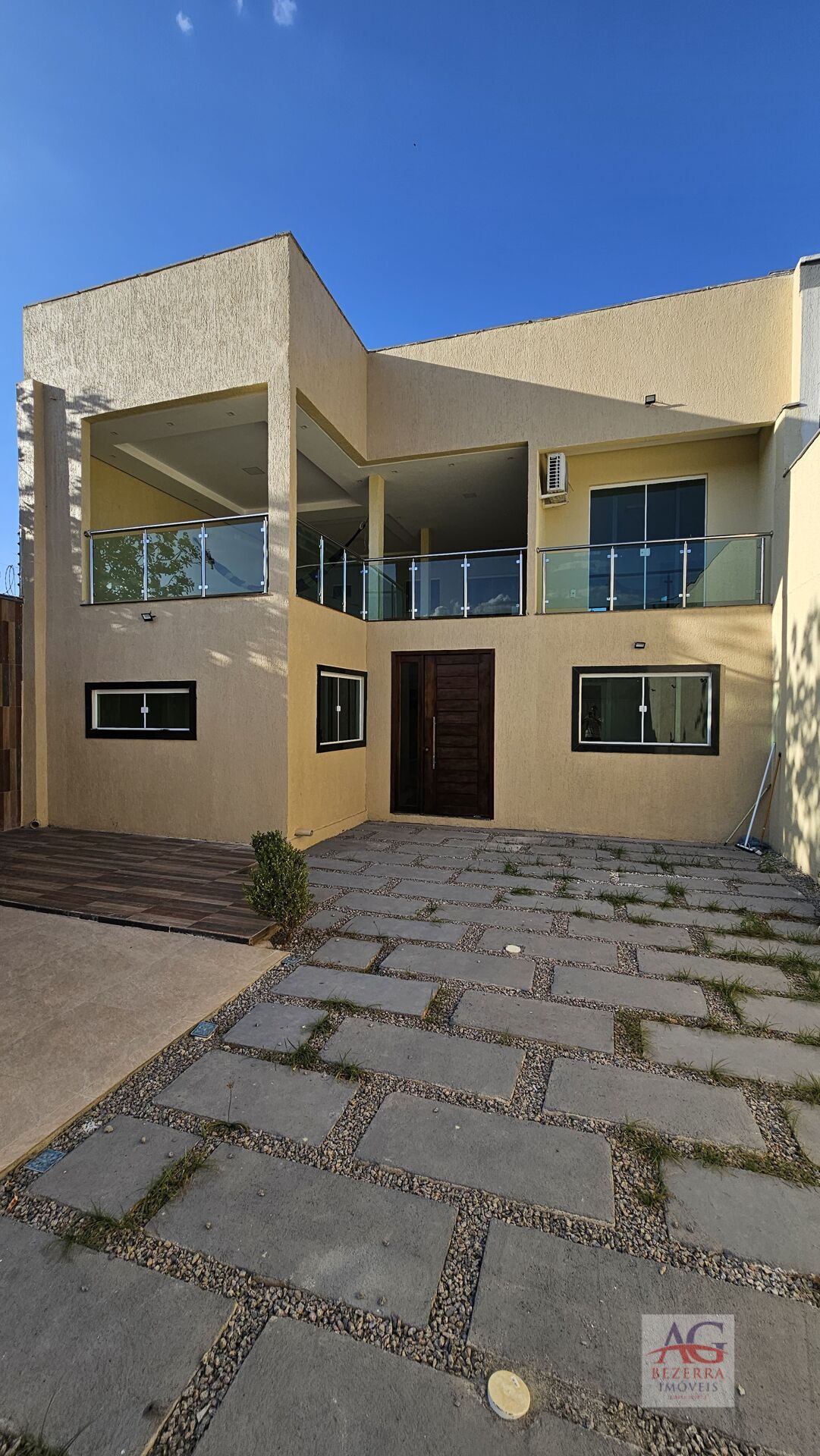 Casa à venda com 3 quartos, 240m² - Foto 2