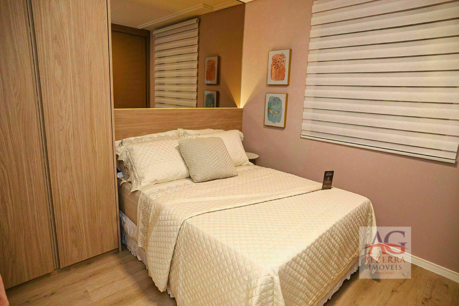 Apartamento à venda com 2 quartos, 64m² - Foto 9