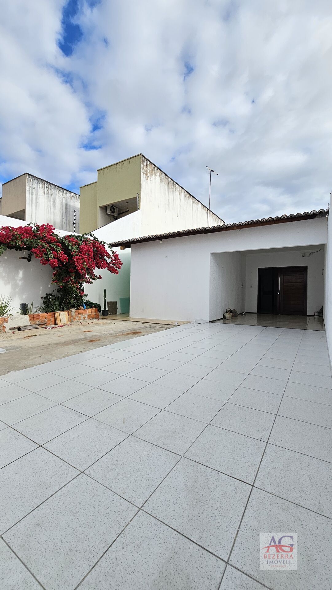 Casa para alugar com 3 quartos, 120m² - Foto 1