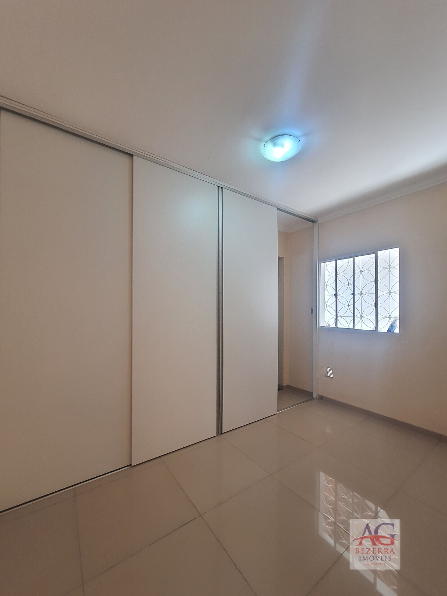 Casa à venda com 4 quartos, 154m² - Foto 8