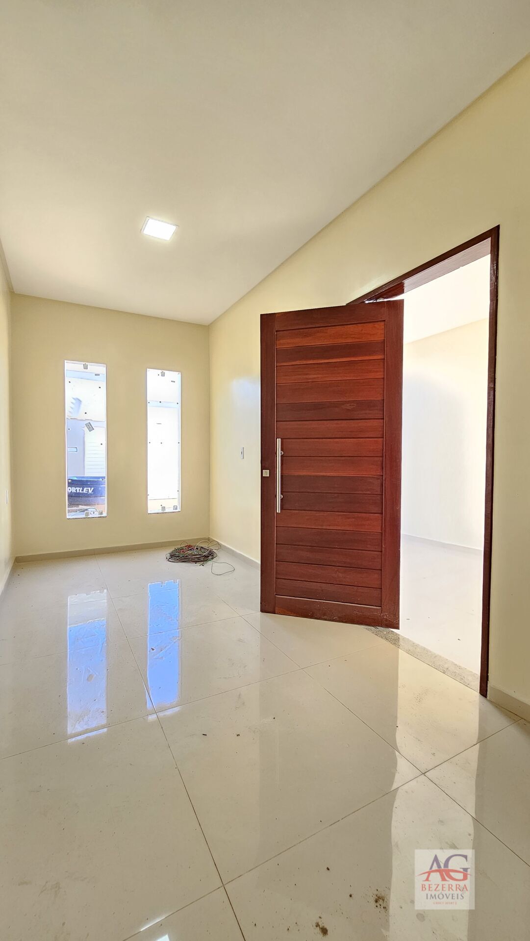 Casa à venda com 3 quartos, 94m² - Foto 4