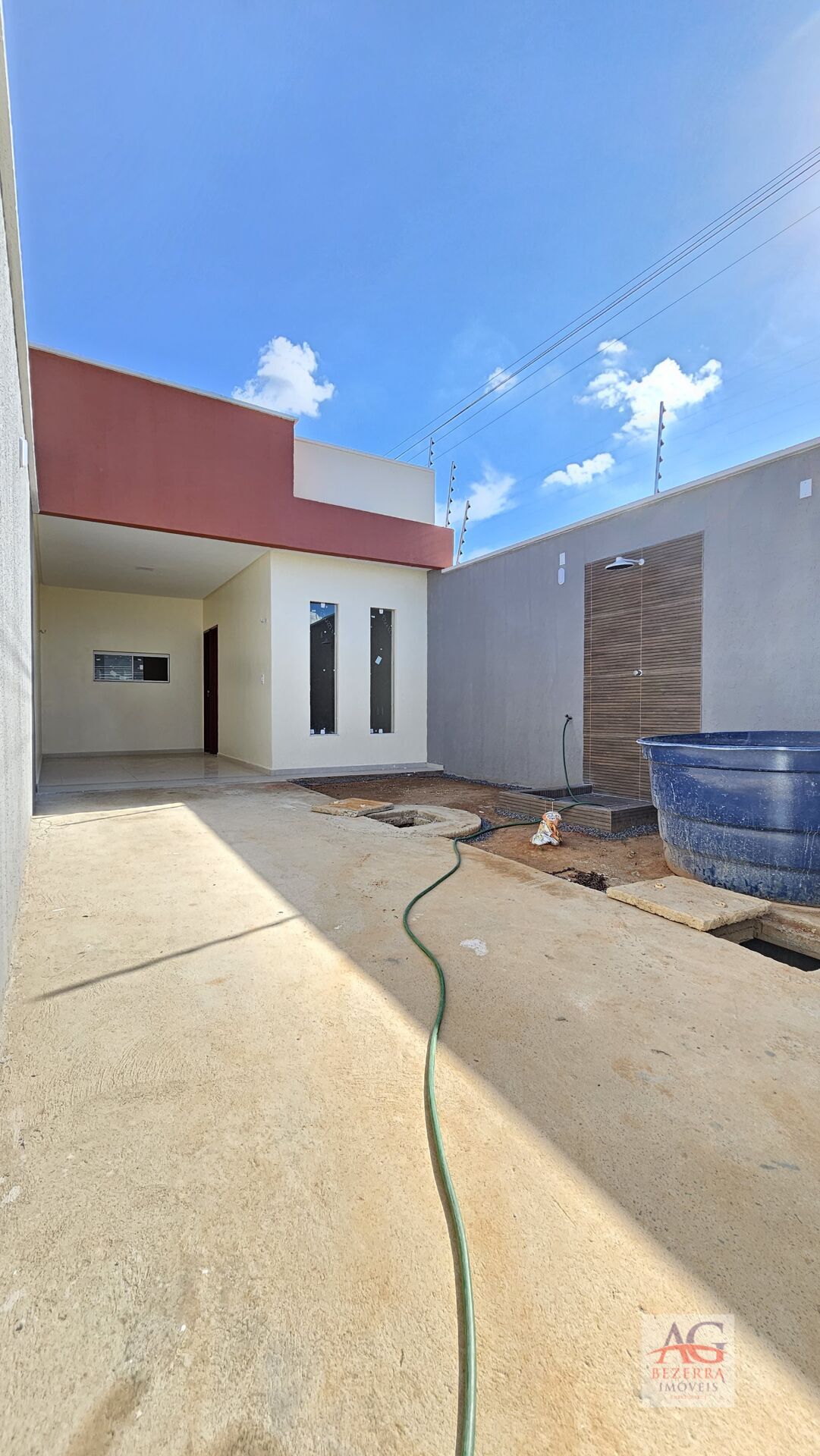 Casa à venda com 3 quartos, 94m² - Foto 2