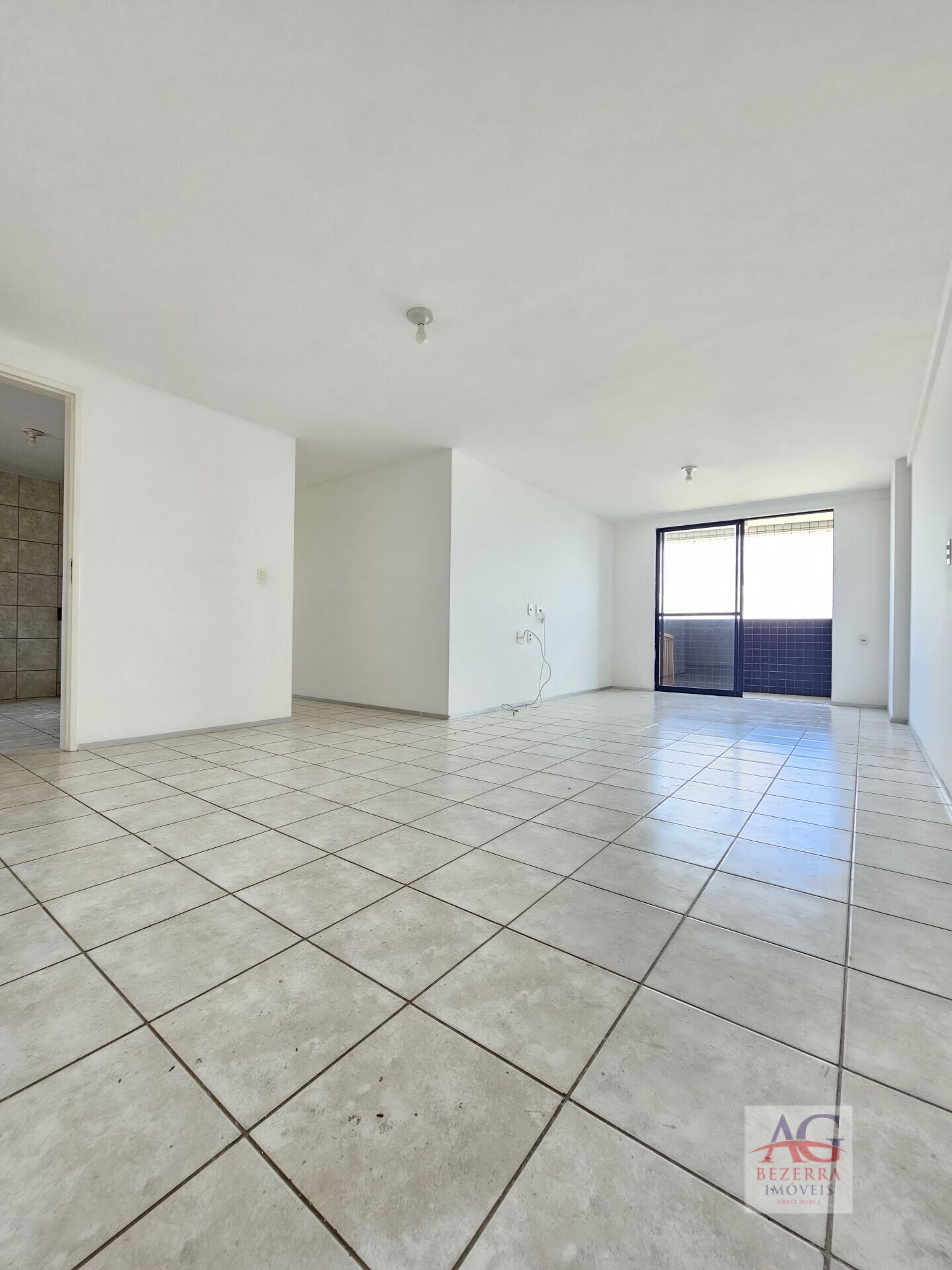 Apartamento para alugar com 3 quartos, 107m² - Foto 1