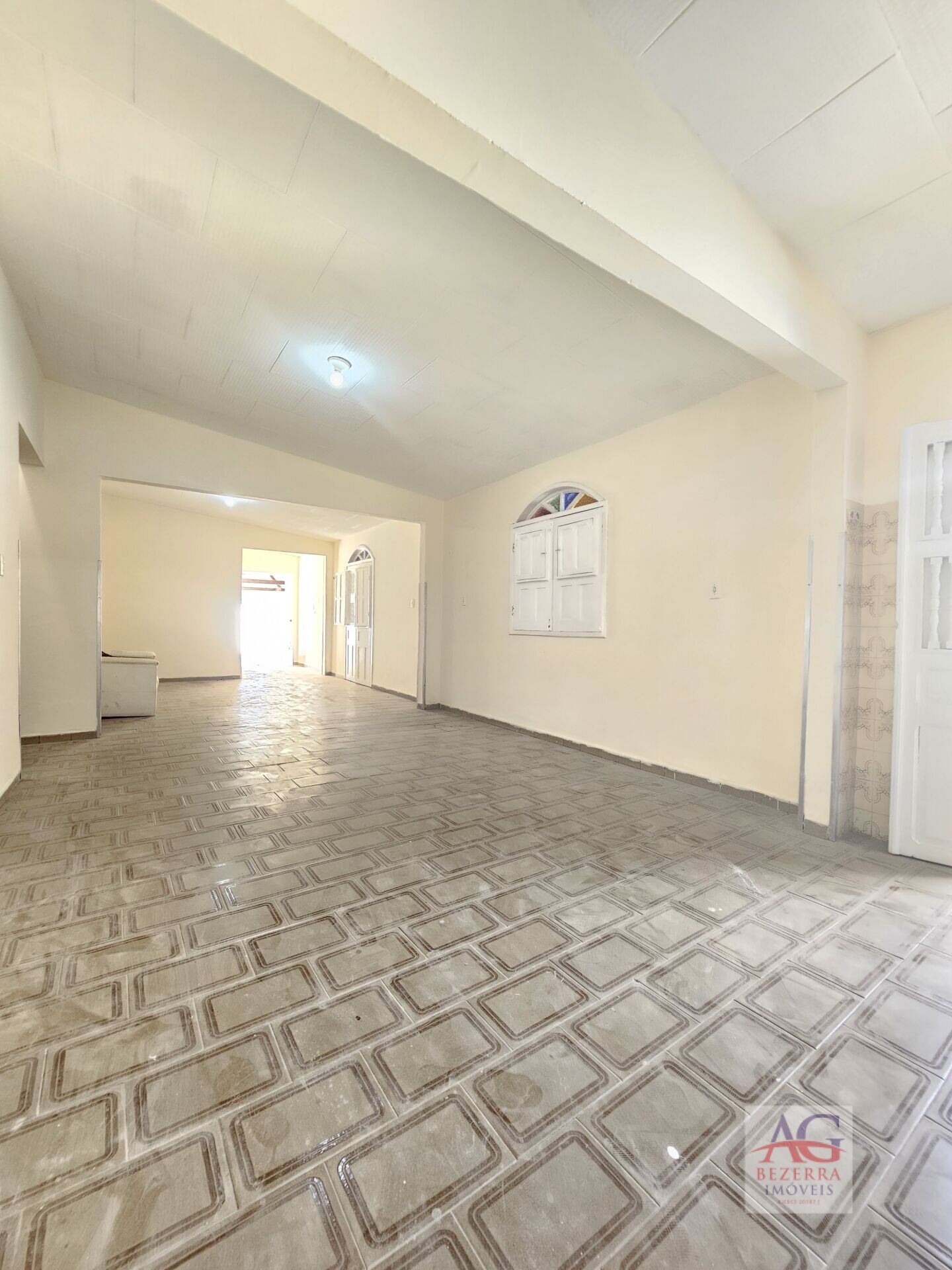 Casa à venda com 3 quartos, 144m² - Foto 9