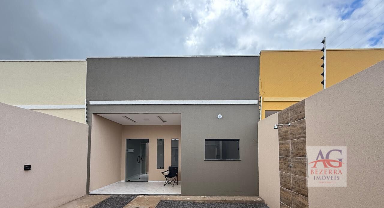 Casa à venda com 2 quartos, 70m² - Foto 2
