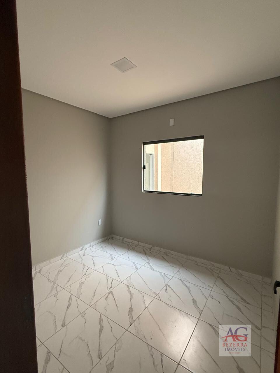 Casa à venda com 2 quartos, 70m² - Foto 6